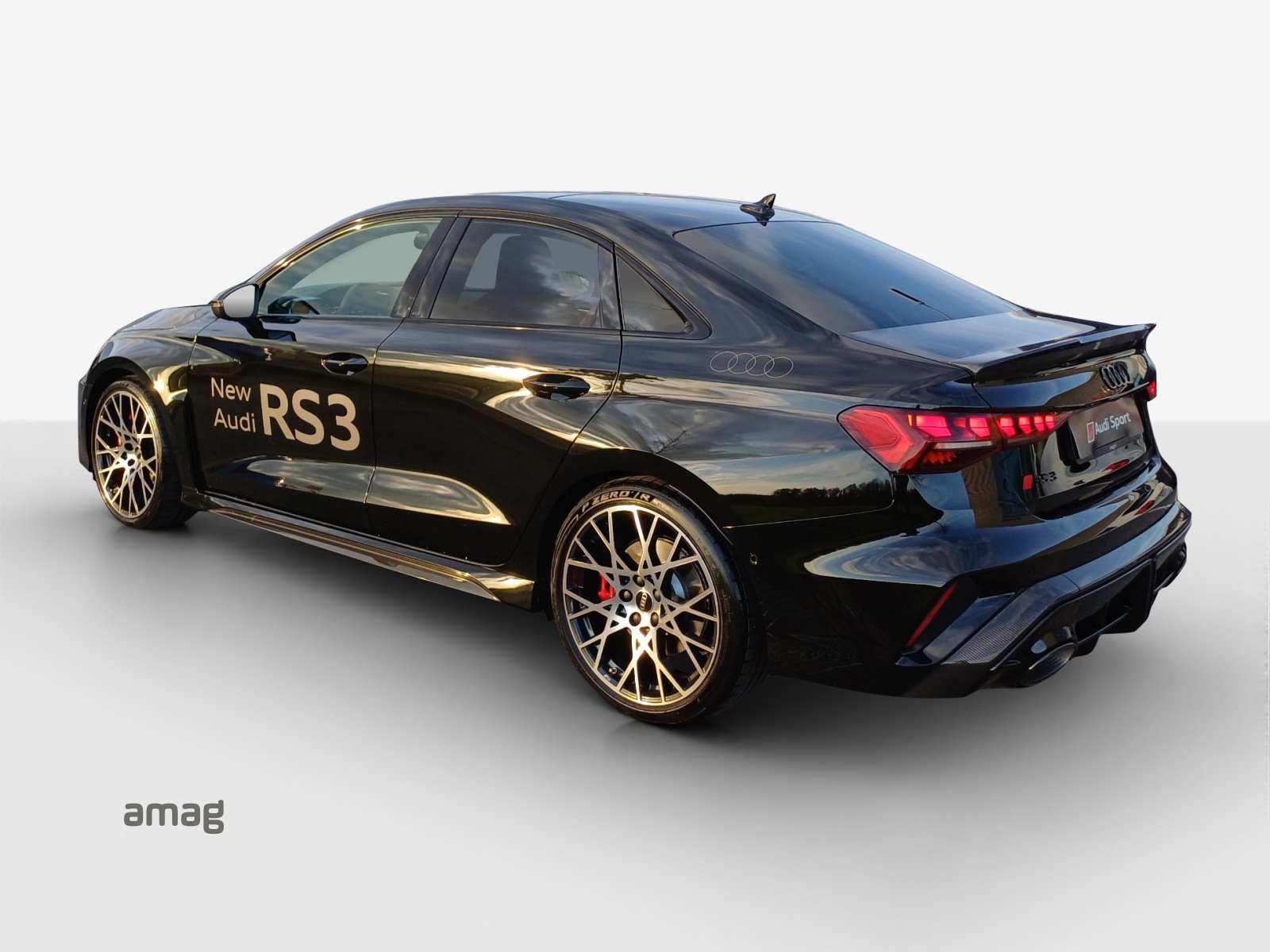 AUDI RS3 Limousine 2.5 TSI quattro S-tronic-image-2