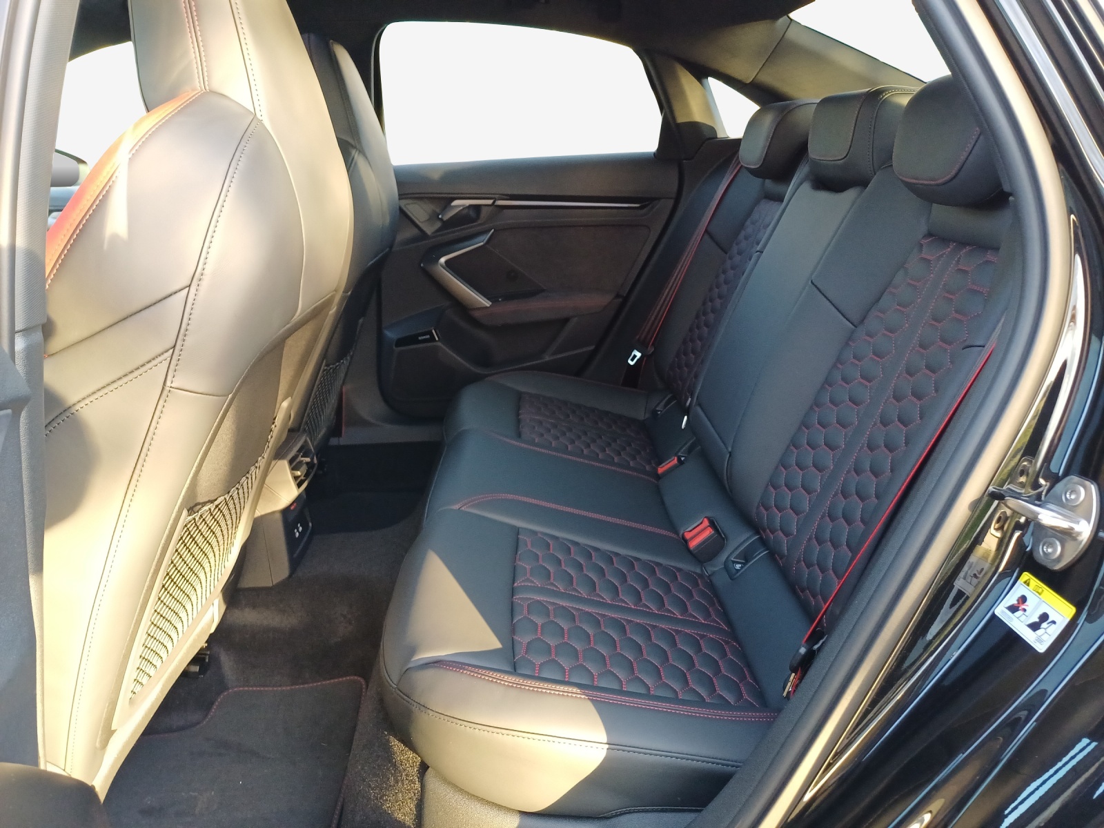AUDI RS3 Limousine 2.5 TSI quattro S-tronic-image-11