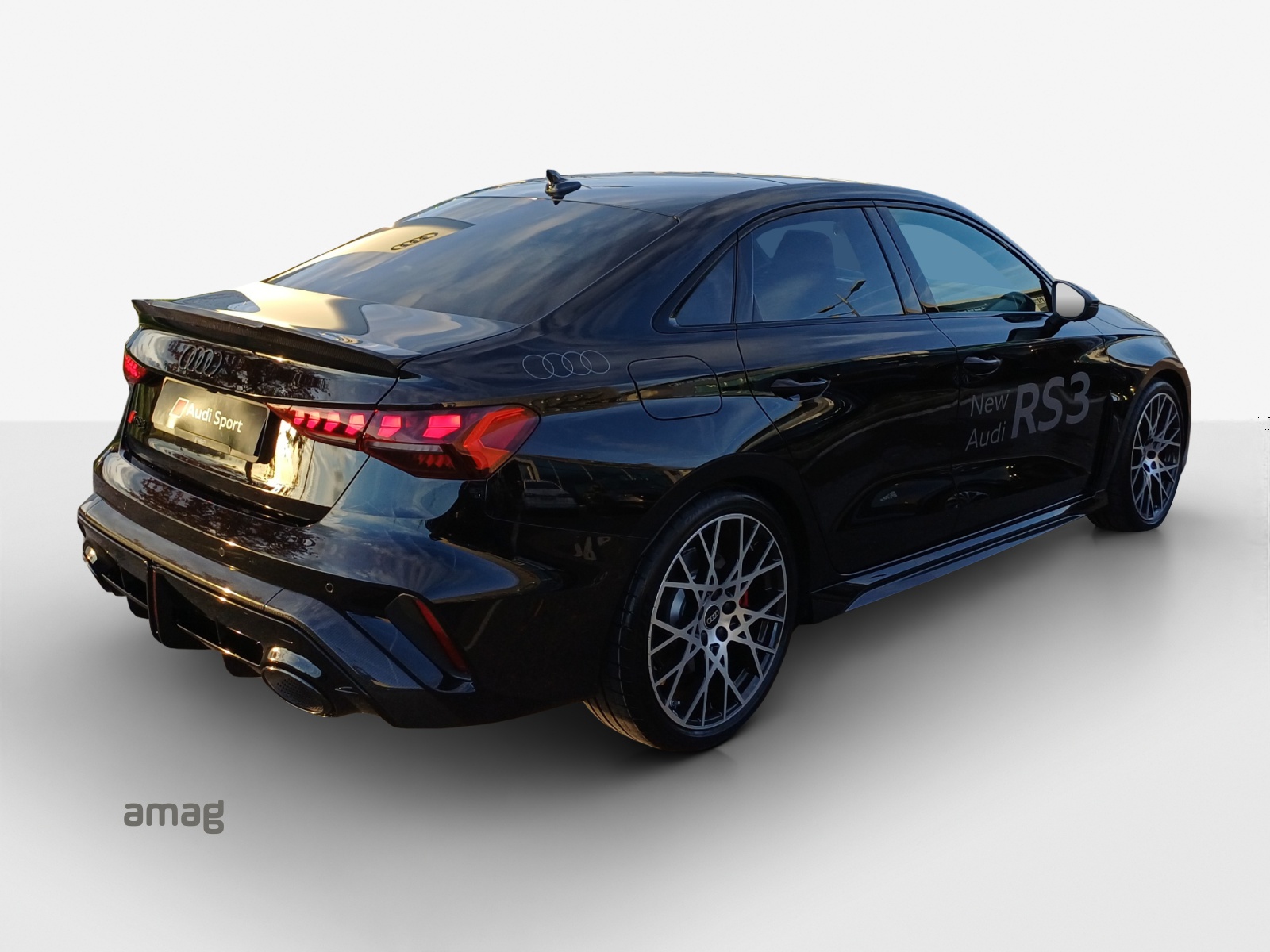 AUDI RS3 Limousine 2.5 TSI quattro S-tronic-image-4