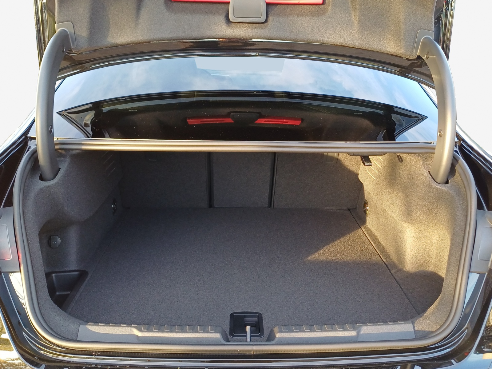AUDI RS3 Limousine 2.5 TSI quattro S-tronic-image-12