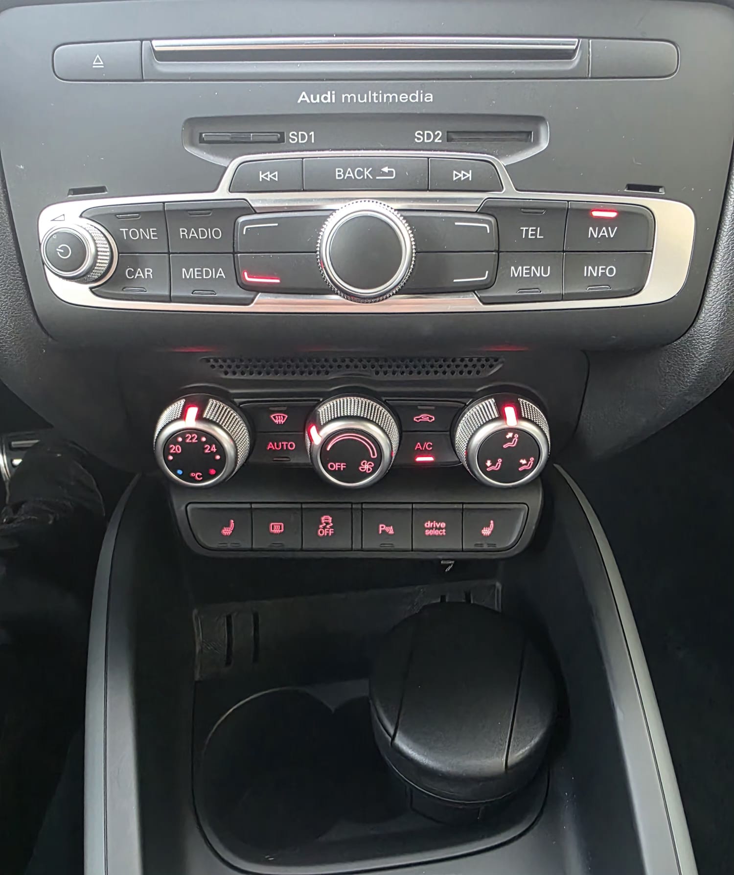 AUDI A1 Sportback 1.8 TFSI Sport-image-12