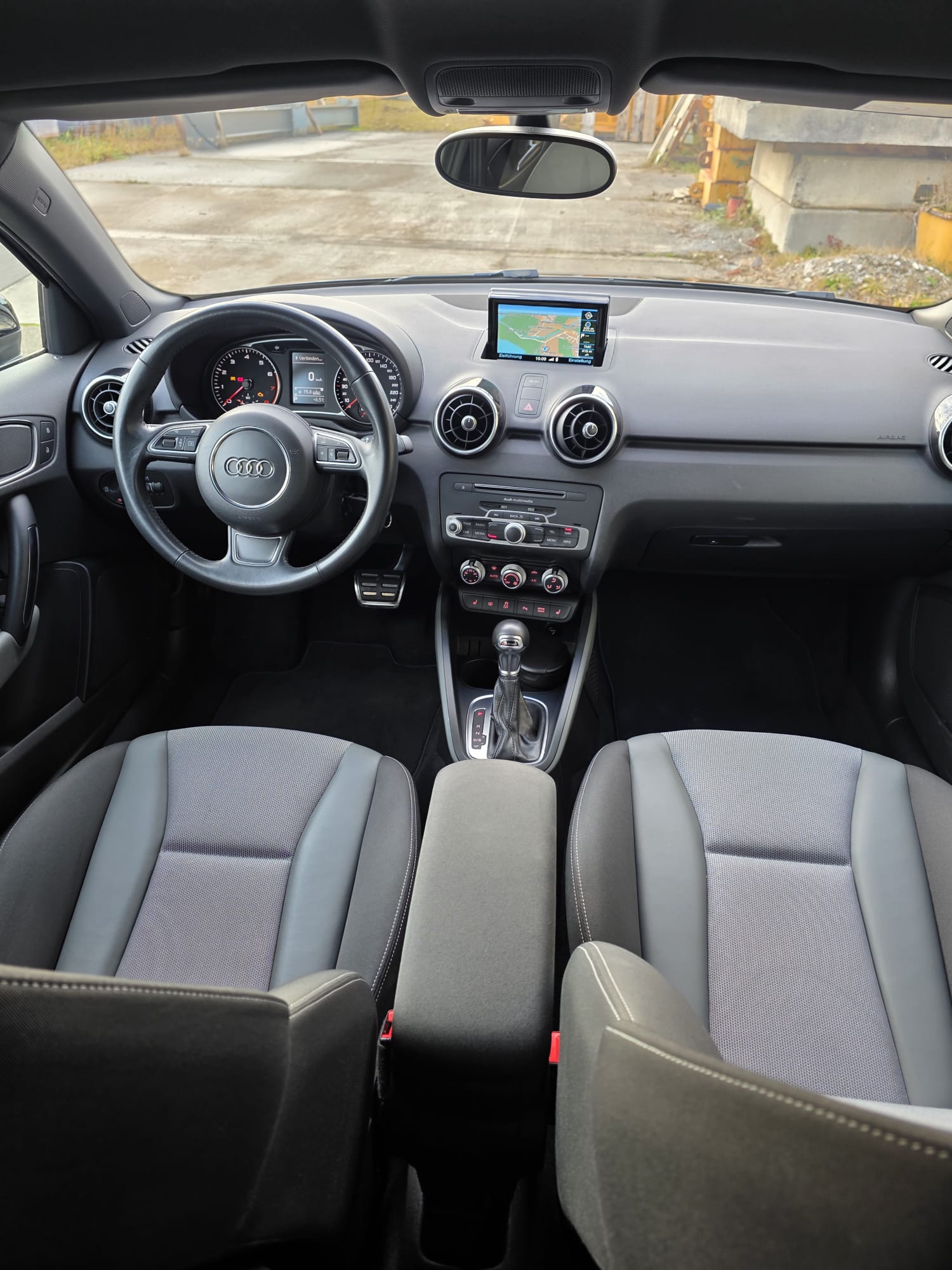 AUDI A1 Sportback 1.8 TFSI Sport-image-9
