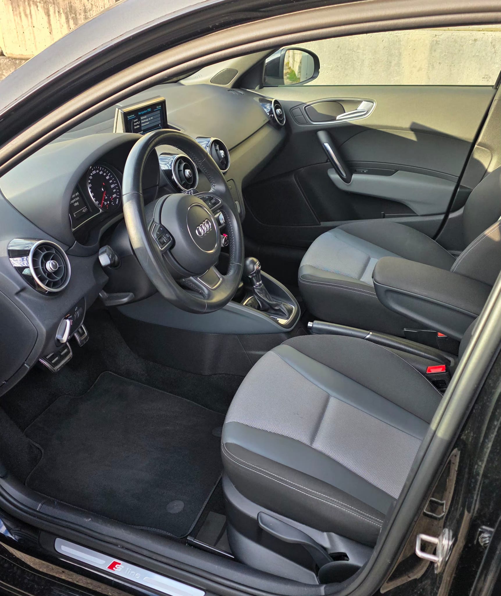 AUDI A1 Sportback 1.8 TFSI Sport-image-7