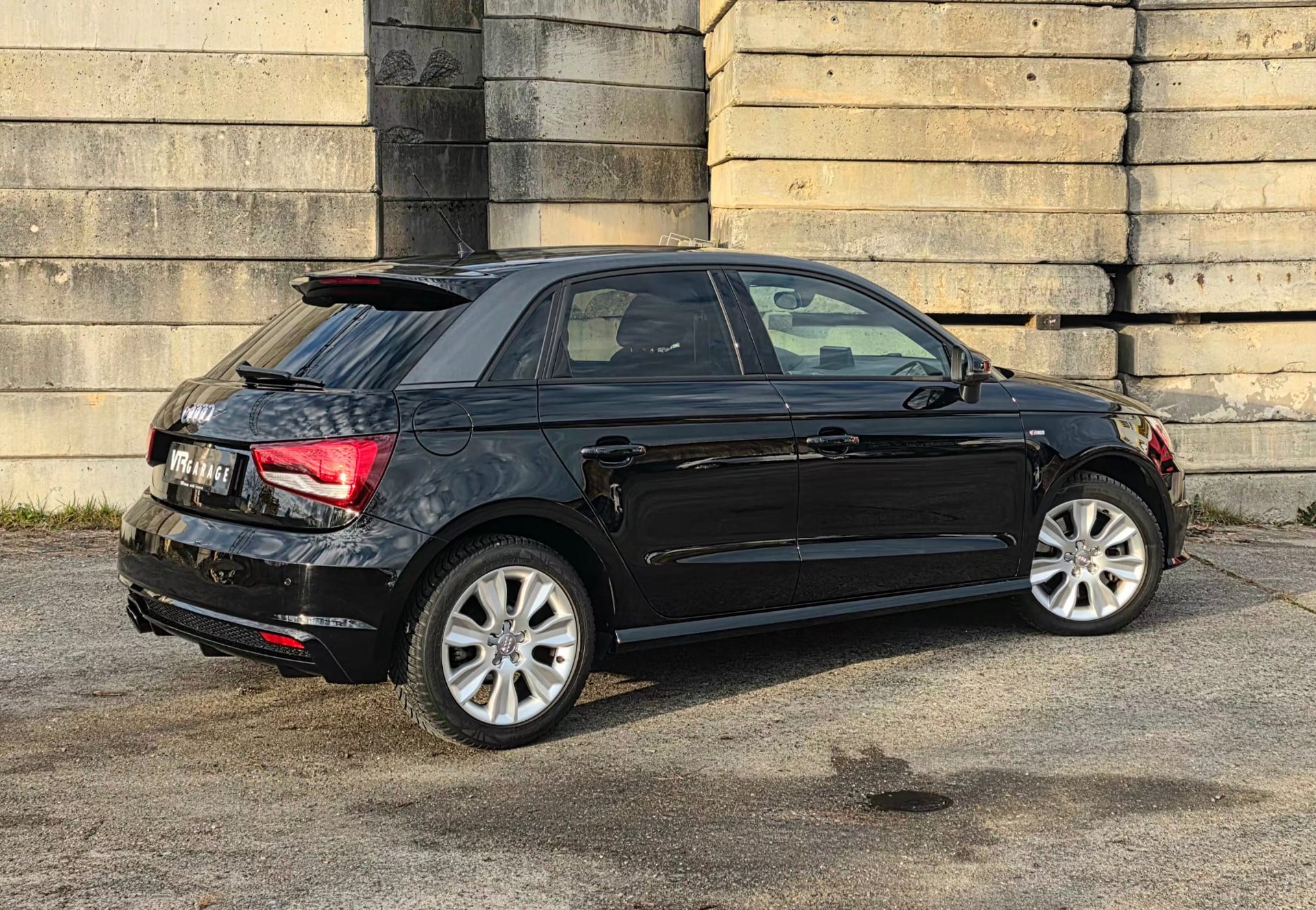 AUDI A1 Sportback 1.8 TFSI Sport-image-3