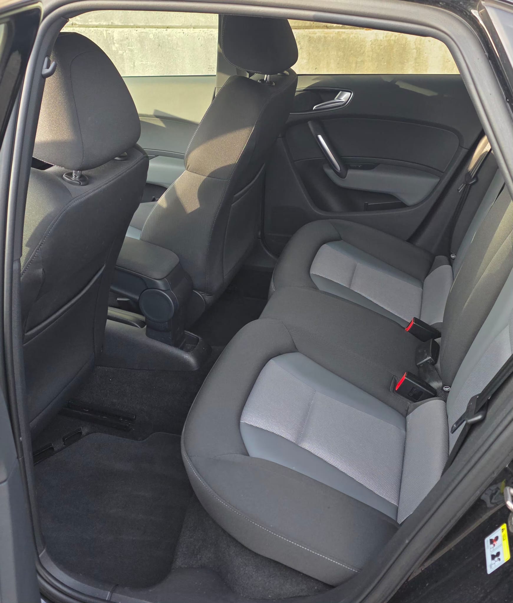 AUDI A1 Sportback 1.8 TFSI Sport-image-8