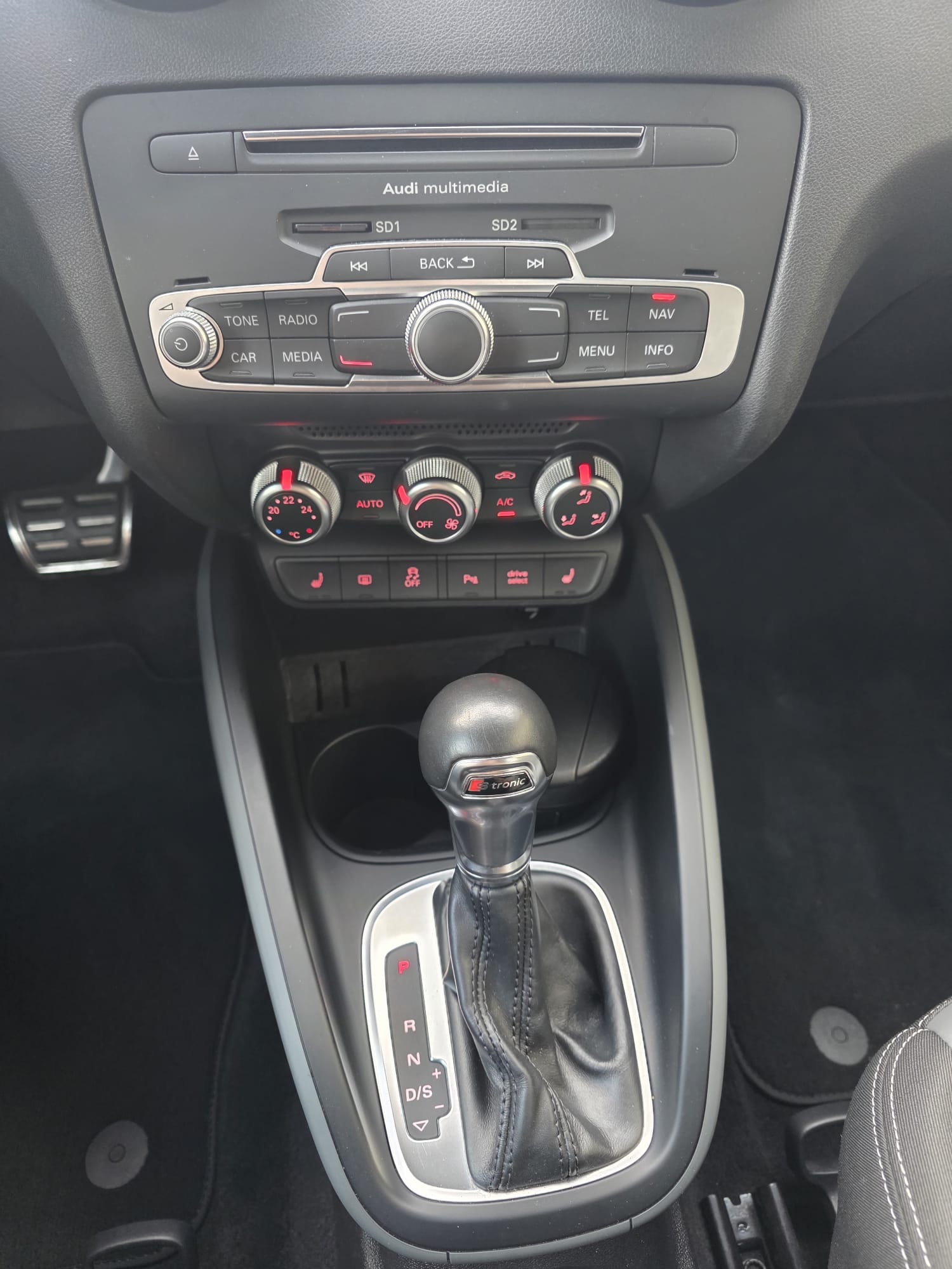 AUDI A1 Sportback 1.8 TFSI Sport-image-11