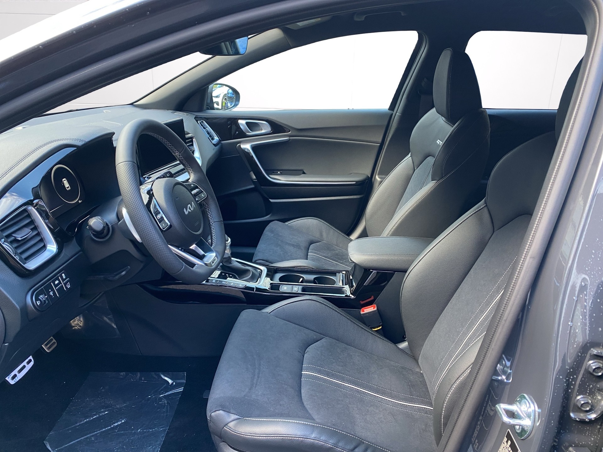 KIA Ceed Sportswagon 1.5 T-GDi MHEV GT-Line DCT-image-10