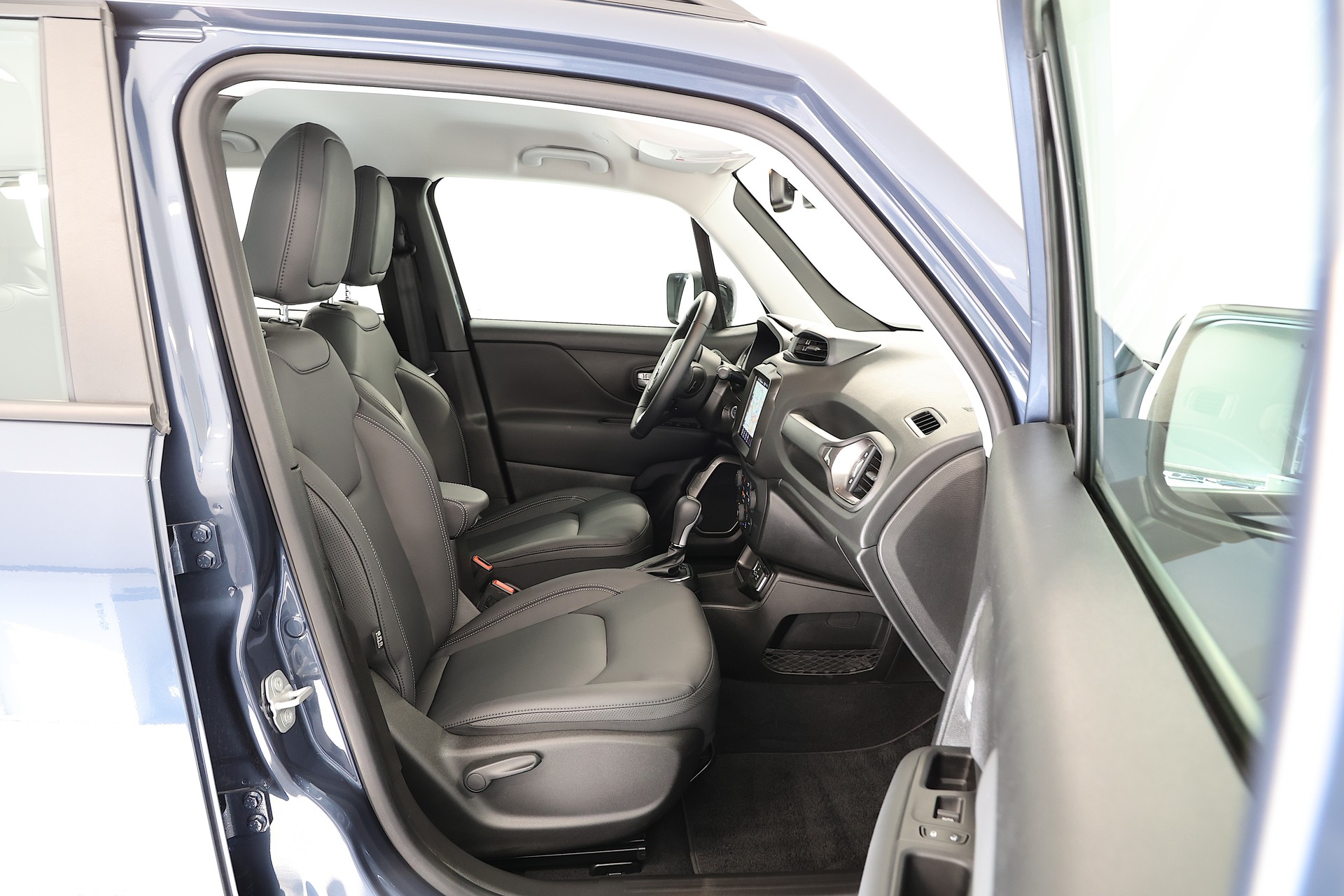 JEEP Renegade 1.5 MHEV Longitude-image-11