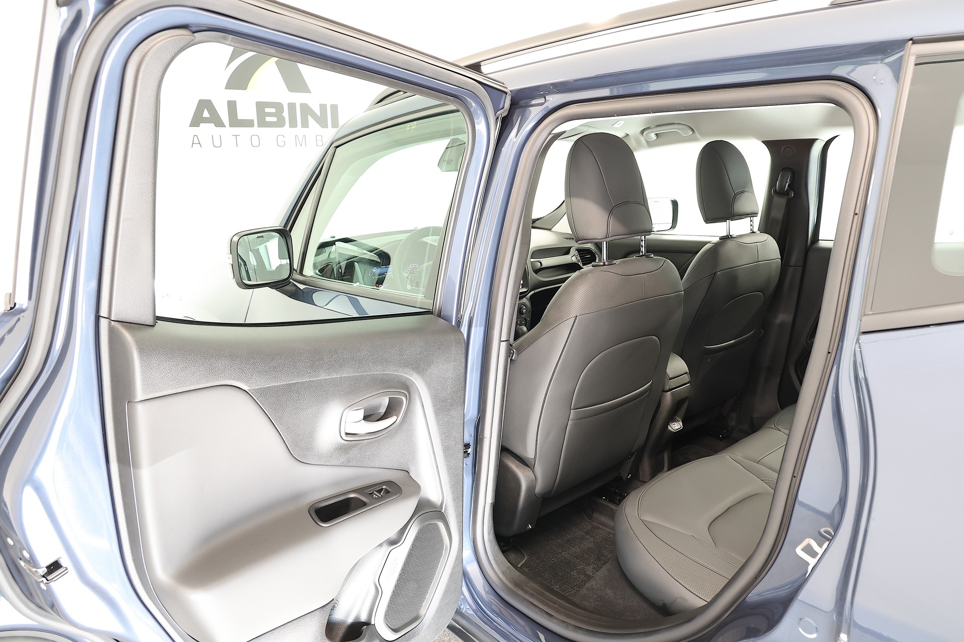 JEEP Renegade 1.5 MHEV Longitude-image-13