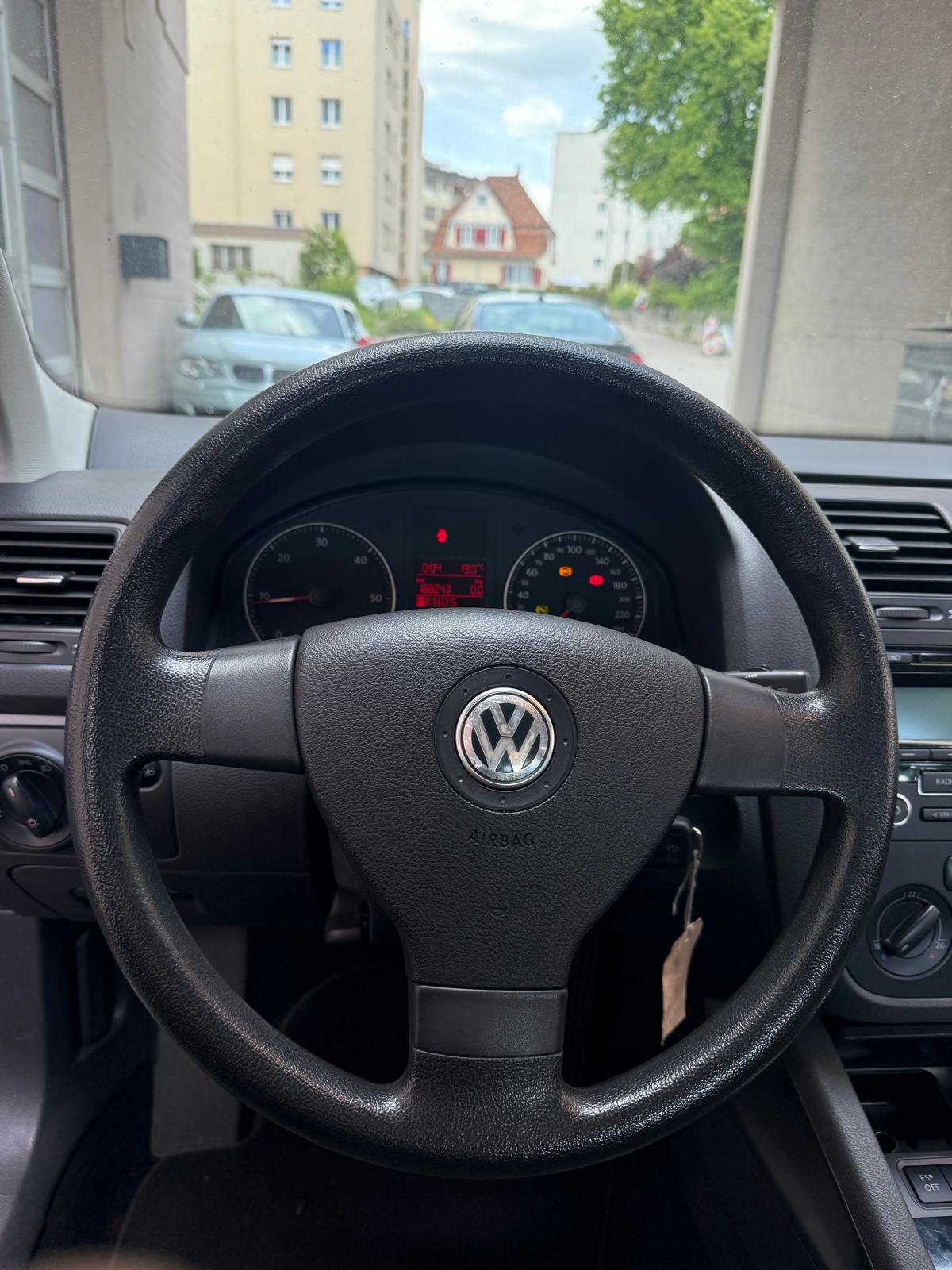 VW Jetta 1.9 TDI Comfortline DSG-image-3