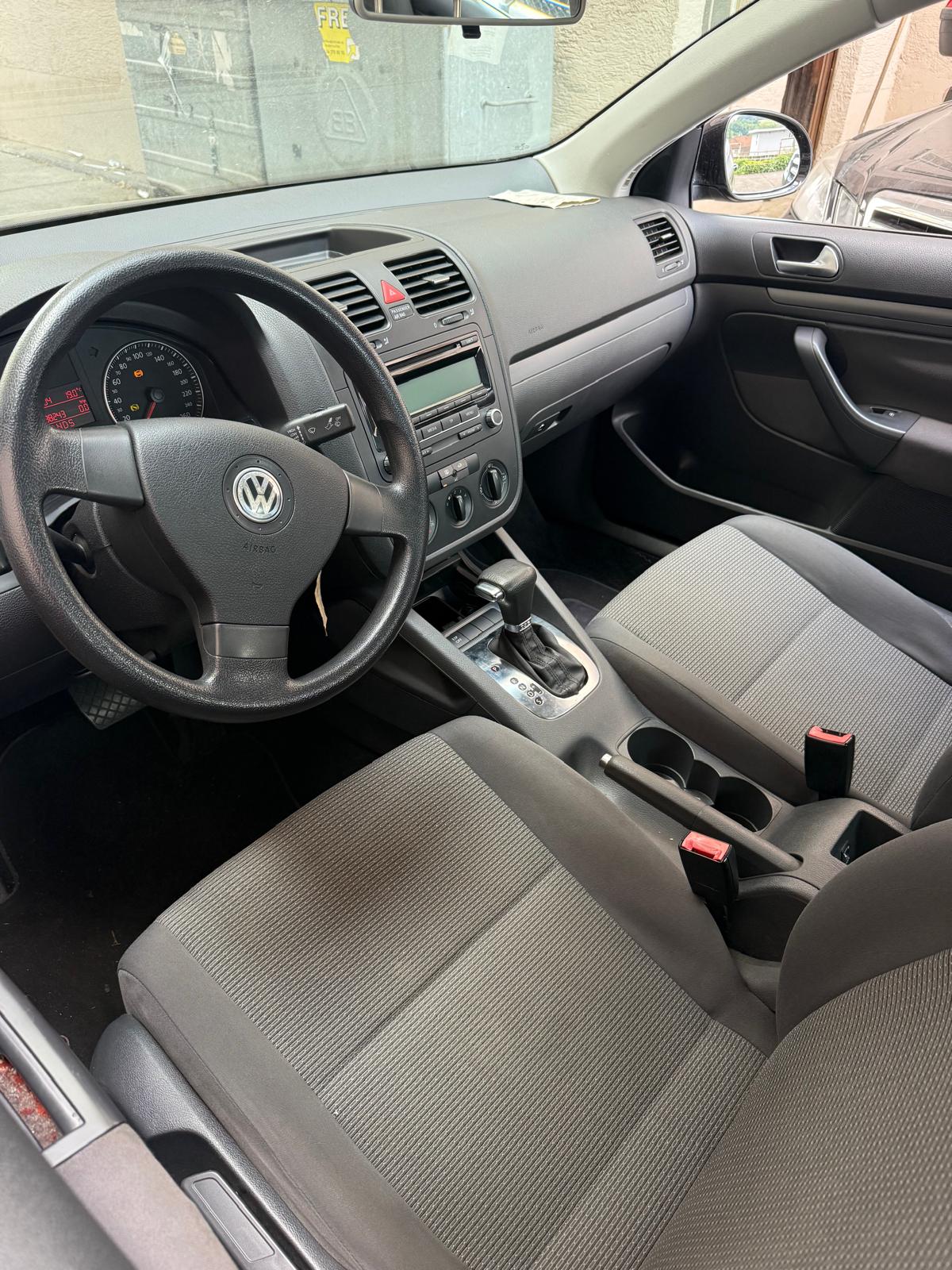 VW Jetta 1.9 TDI Comfortline DSG-image-4