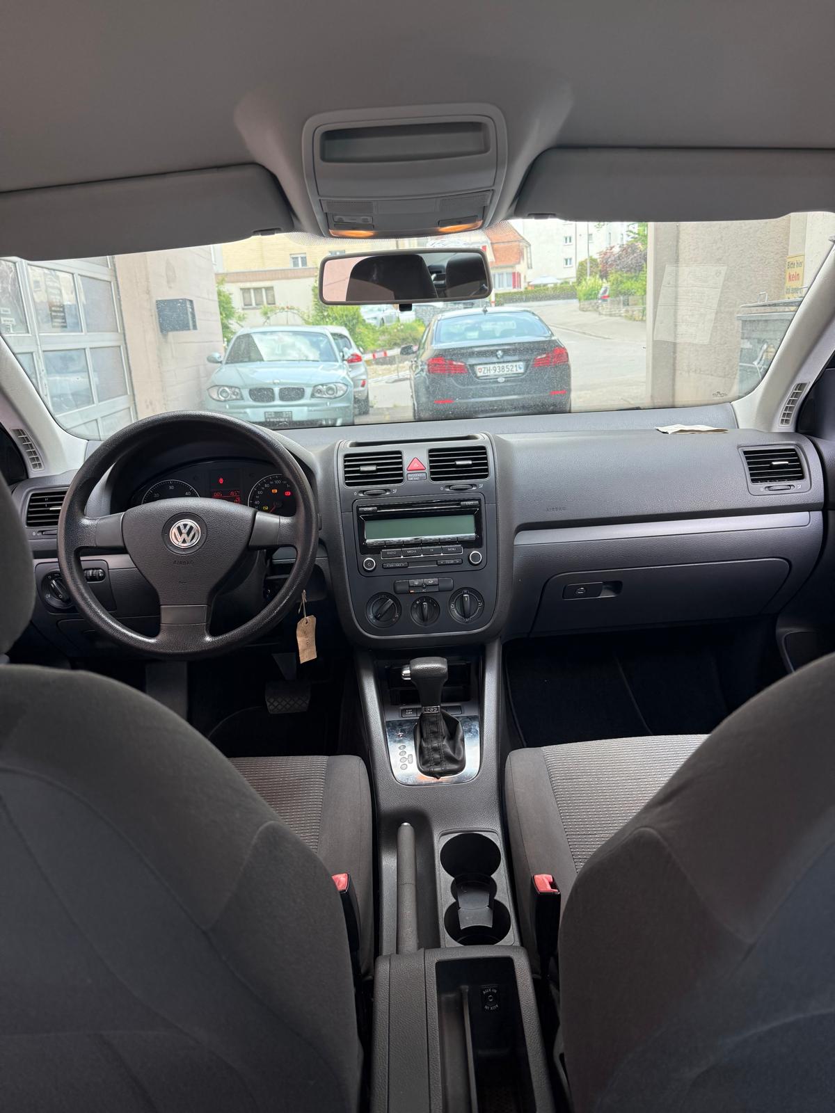VW Jetta 1.9 TDI Comfortline DSG-image-5
