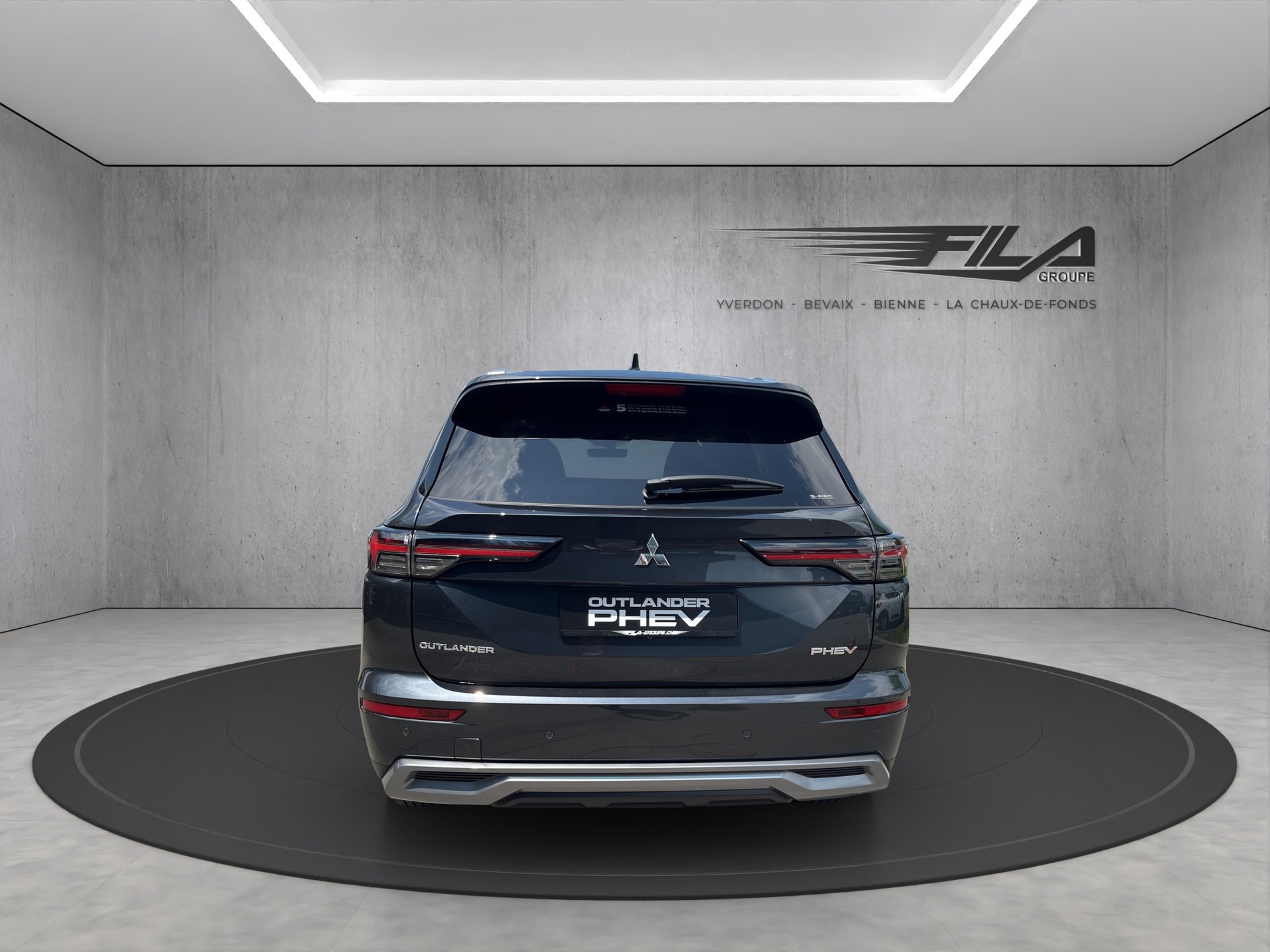MITSUBISHI OUTLANDER 2.4 PHEV Intense 4x4-image-4