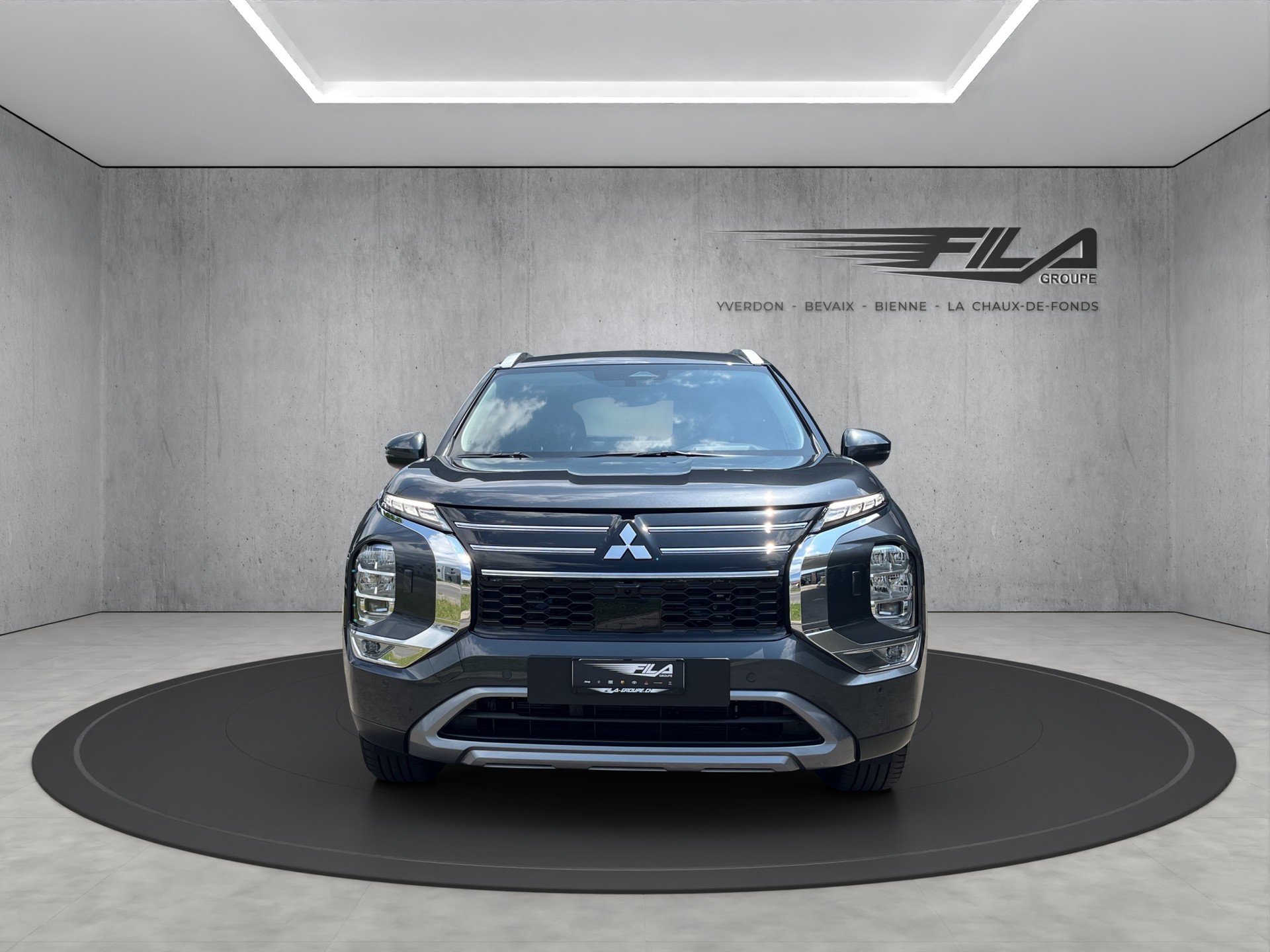 MITSUBISHI OUTLANDER 2.4 PHEV Intense 4x4-image-2