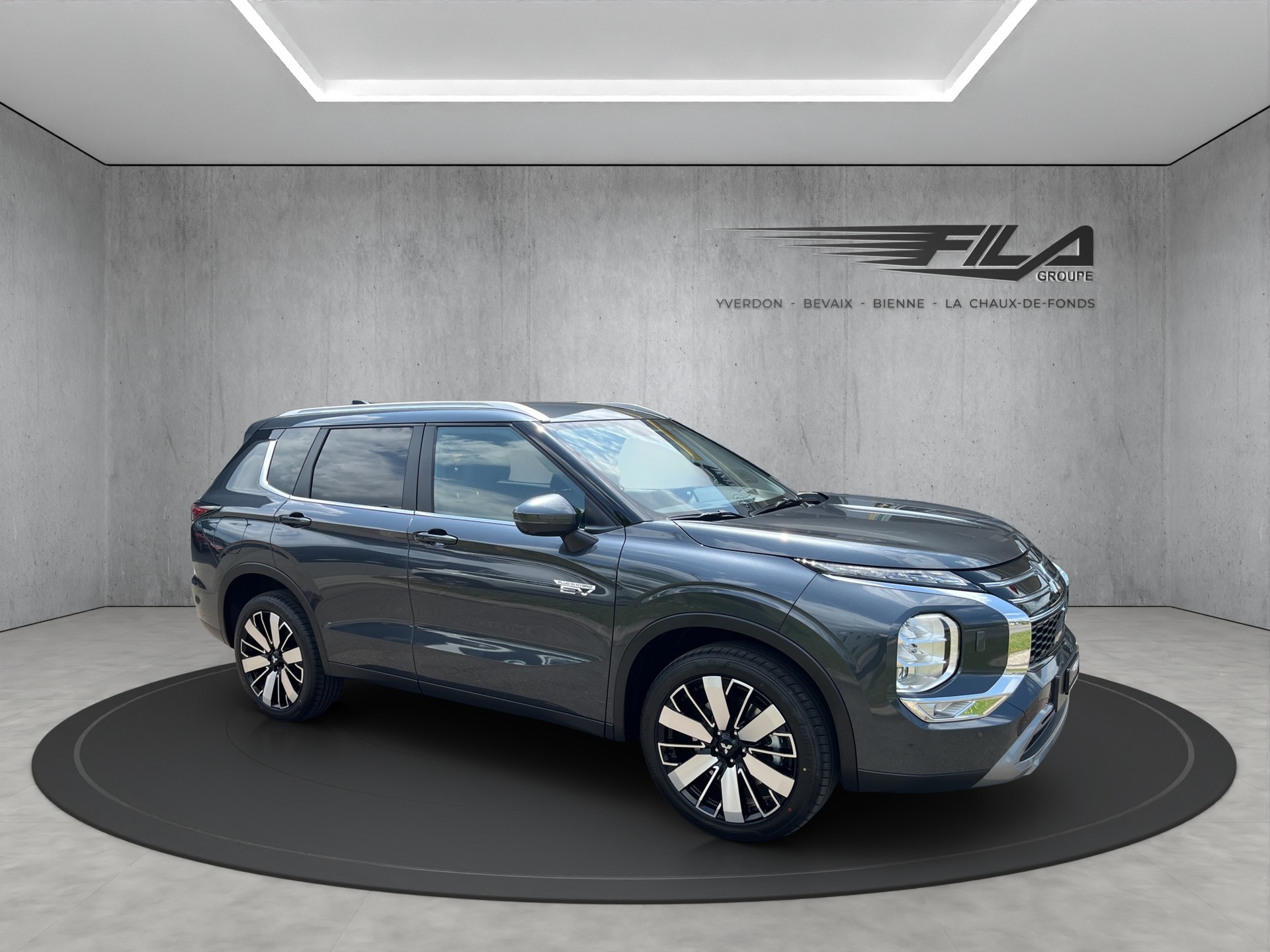 MITSUBISHI OUTLANDER 2.4 PHEV Intense 4x4-image-6
