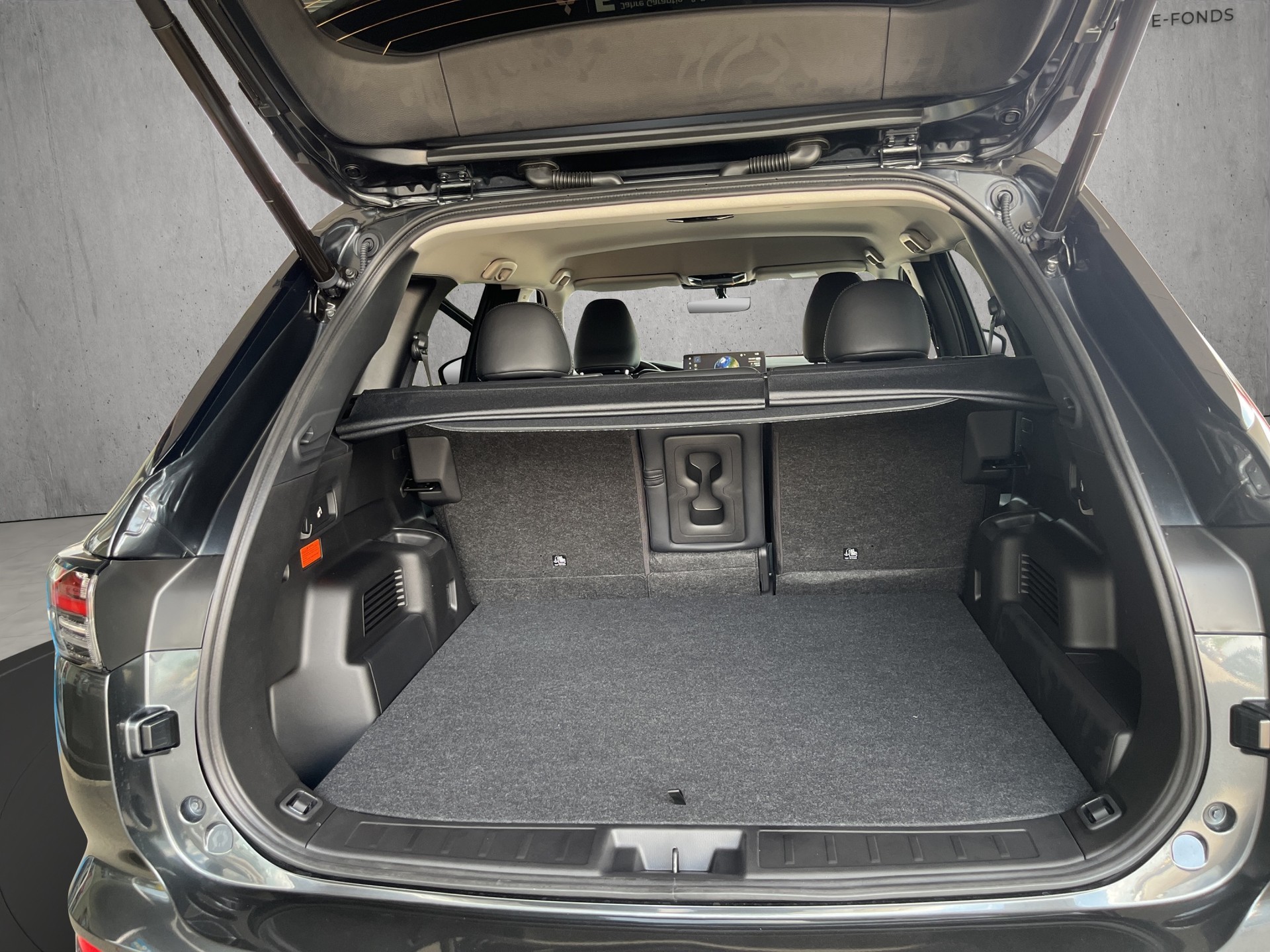 MITSUBISHI OUTLANDER 2.4 PHEV Intense 4x4-image-13