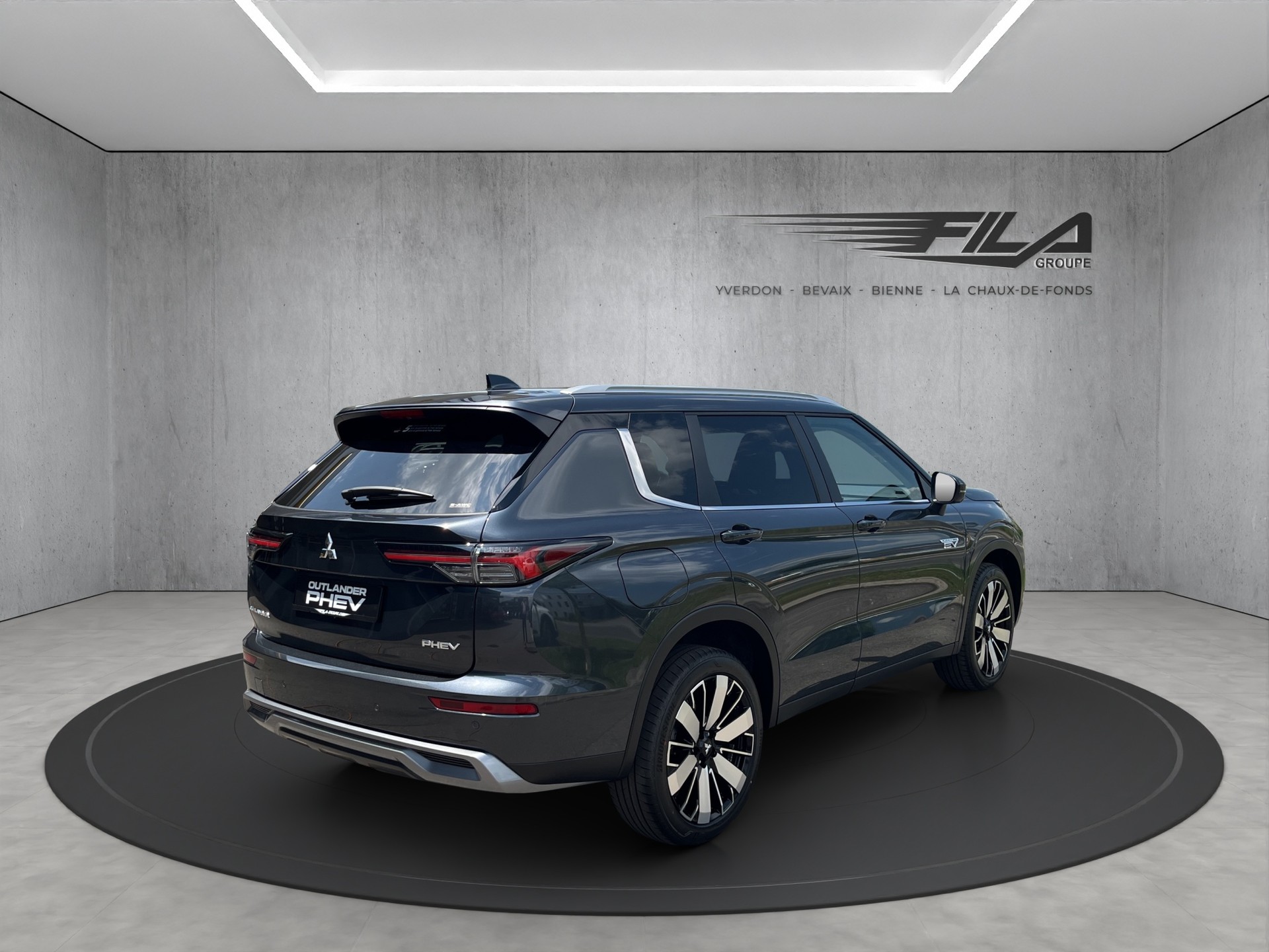 MITSUBISHI OUTLANDER 2.4 PHEV Intense 4x4-image-5
