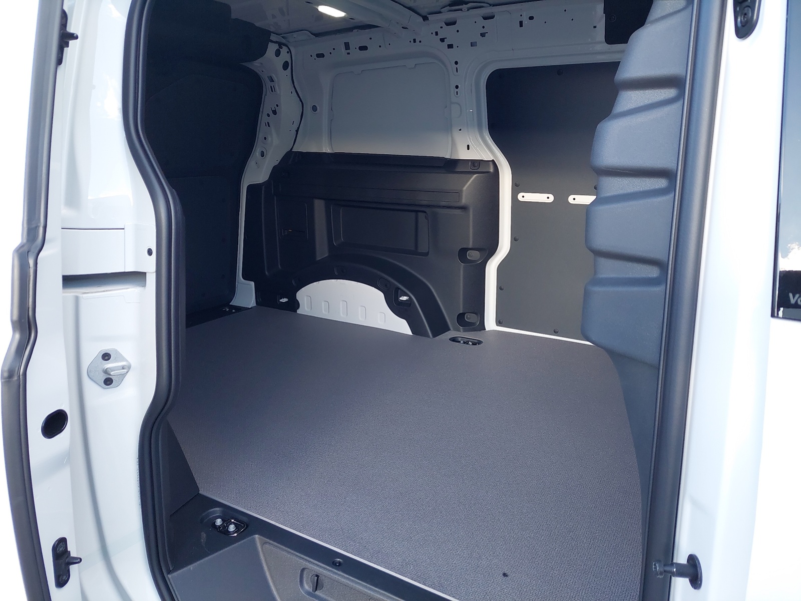 VW ID. Buzz Cargo Pure-image-11