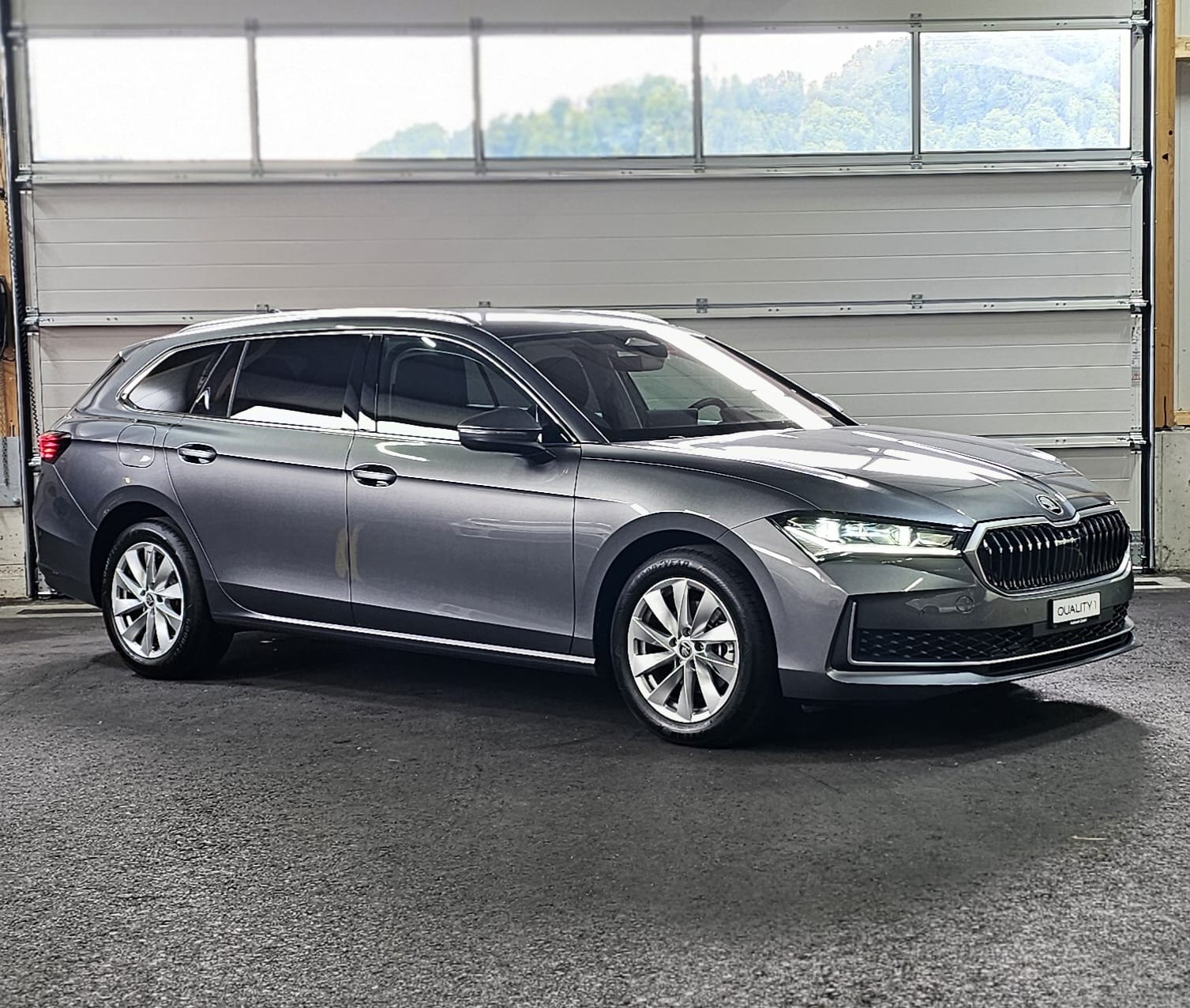 SKODA Superb Combi 2.0 TDi Selection DSG *MIT ANHÄNGERKUPPLUNG*-image-6