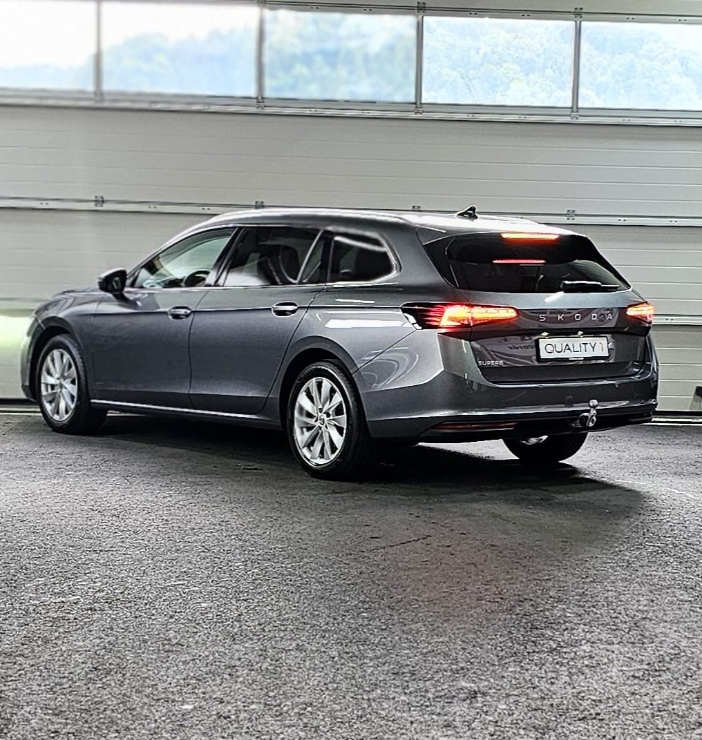 SKODA Superb Combi 2.0 TDi Selection DSG *MIT ANHÄNGERKUPPLUNG*-image-2