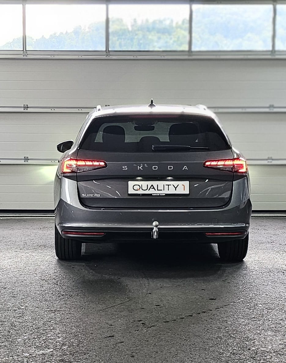 SKODA Superb Combi 2.0 TDi Selection DSG *MIT ANHÄNGERKUPPLUNG*-image-3