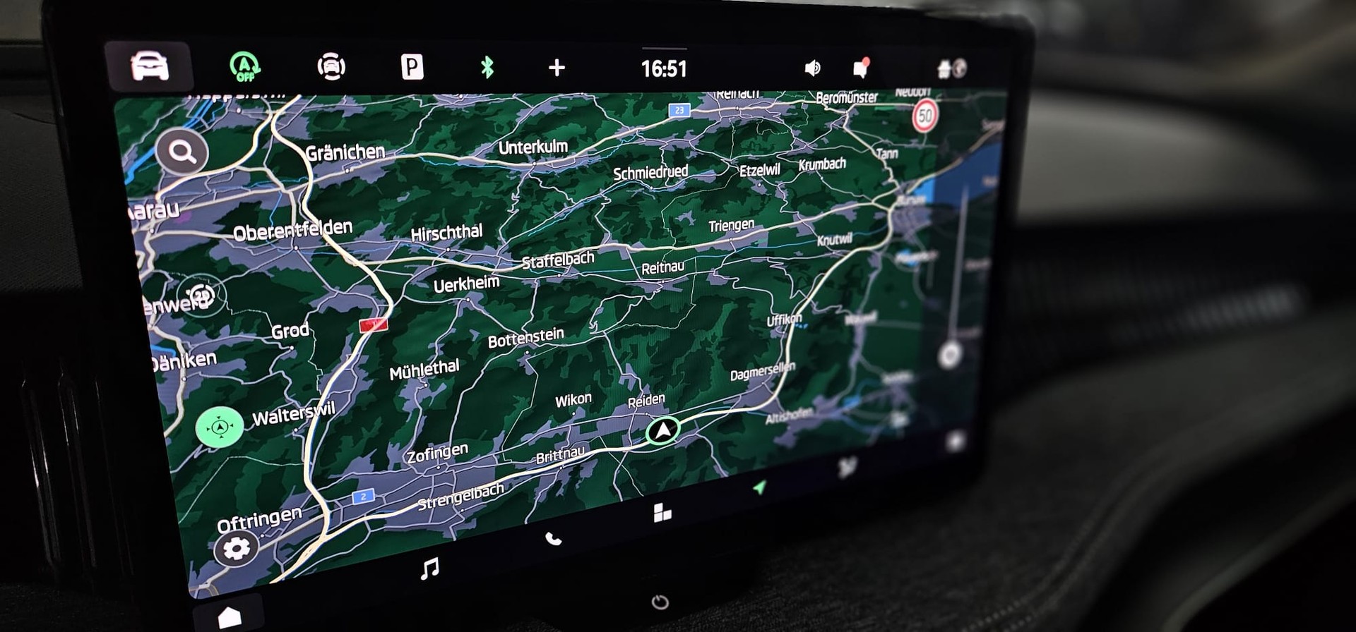 SKODA Superb Combi 2.0 TDi Selection DSG *MIT ANHÄNGERKUPPLUNG*-image-19