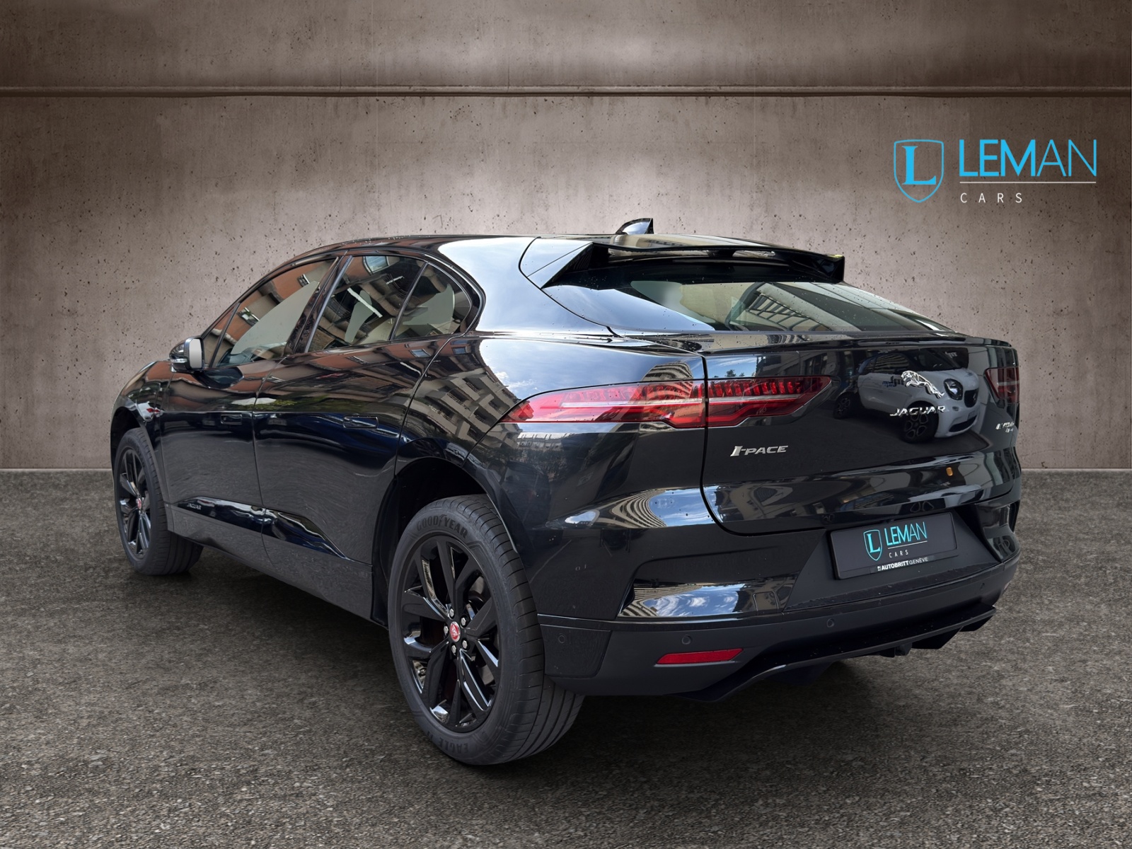 JAGUAR I-Pace EV400 S AWD-image-7