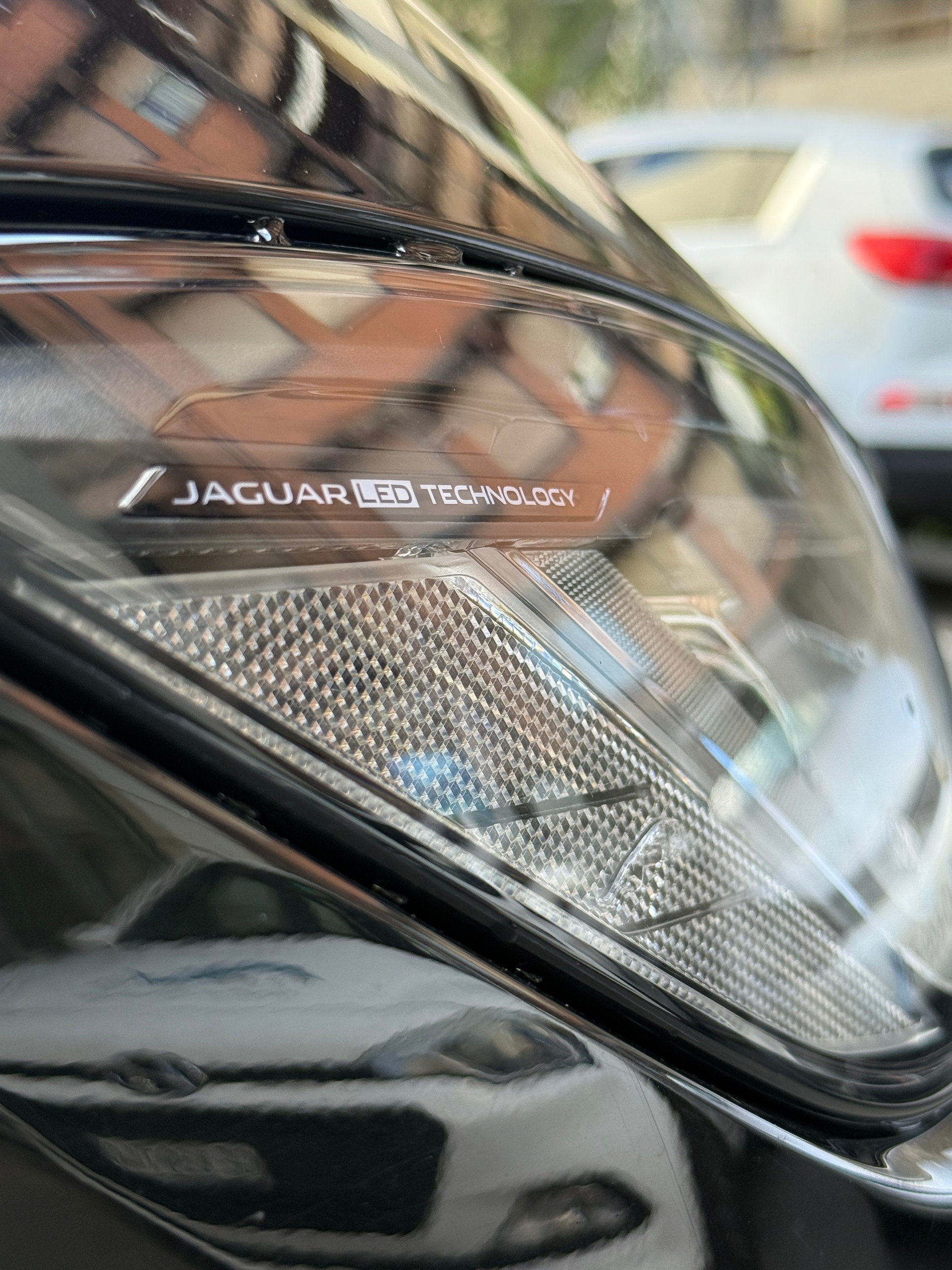 JAGUAR I-Pace EV400 S AWD-image-3