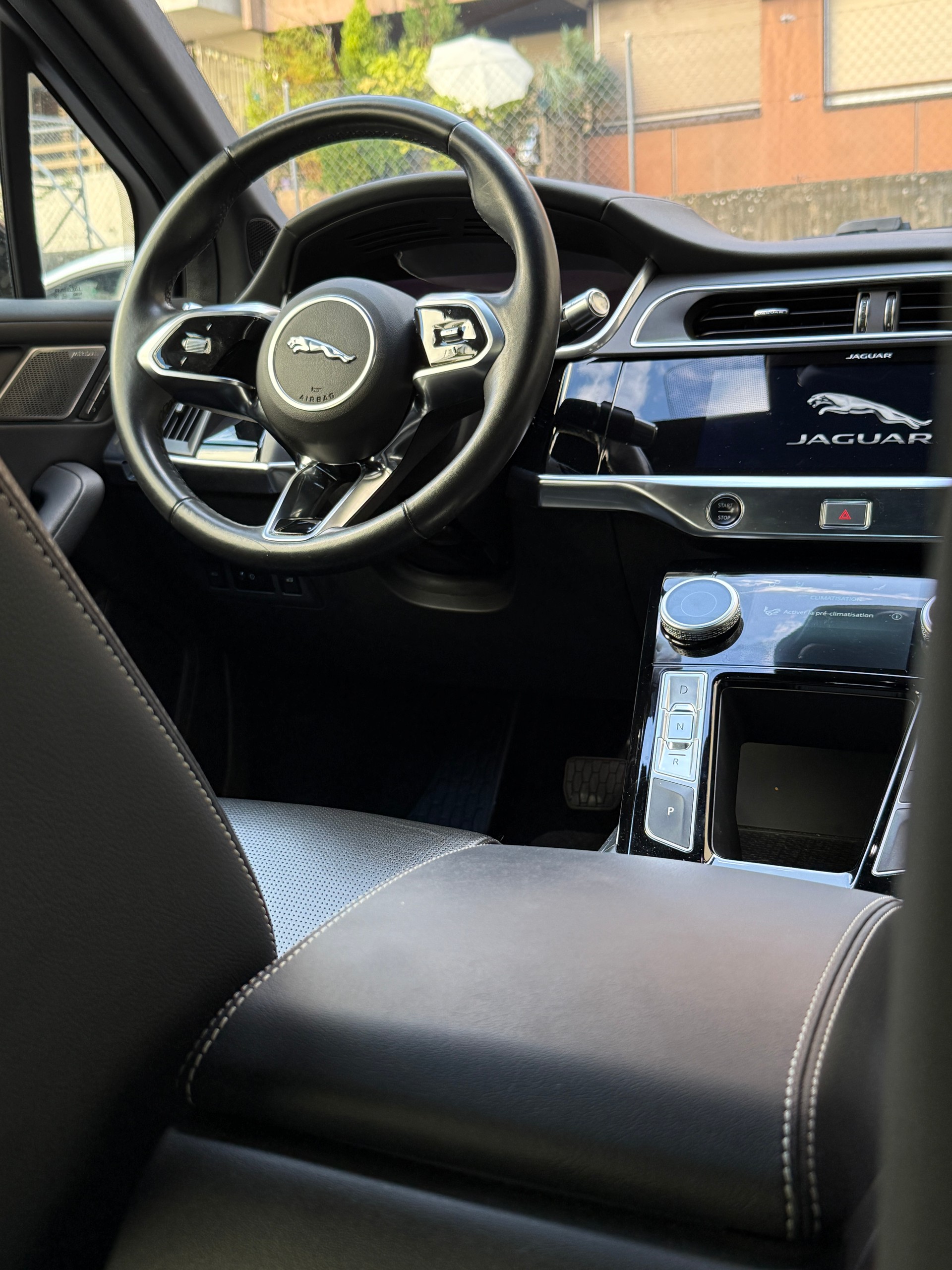 JAGUAR I-Pace EV400 S AWD-image-13