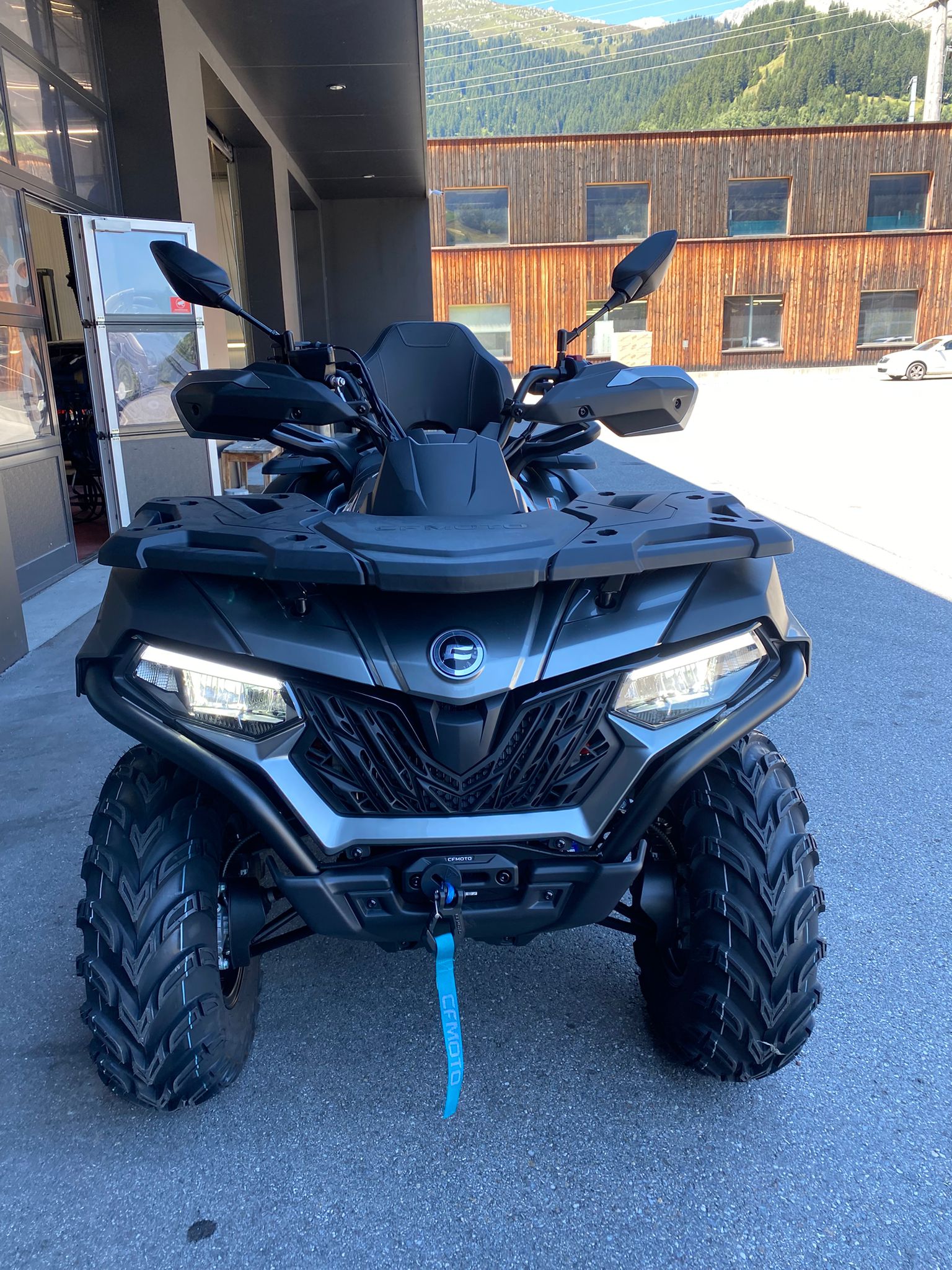 CF MOTO Cforce 625 DLX EPS 4x4-image-3