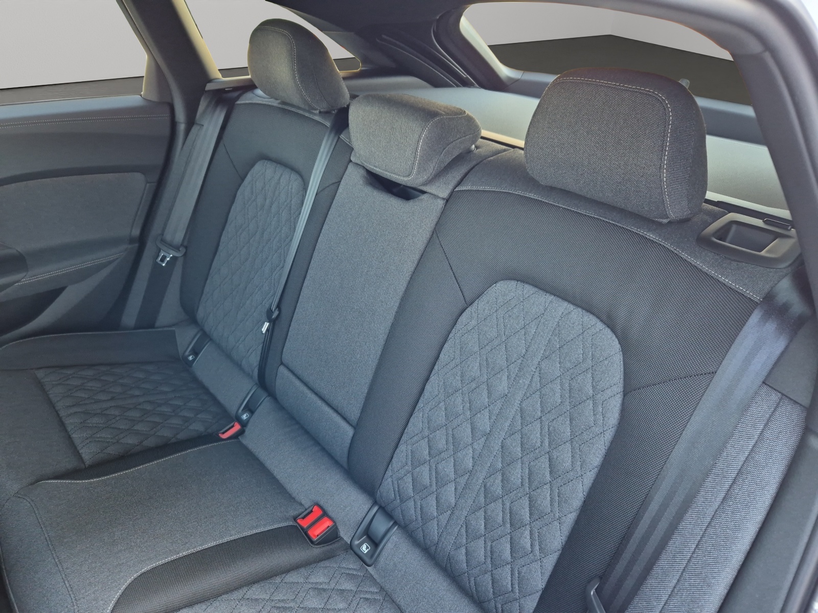 AUDI A5 Avant TDI quattro 150 kW Attraction S tronic-image-8