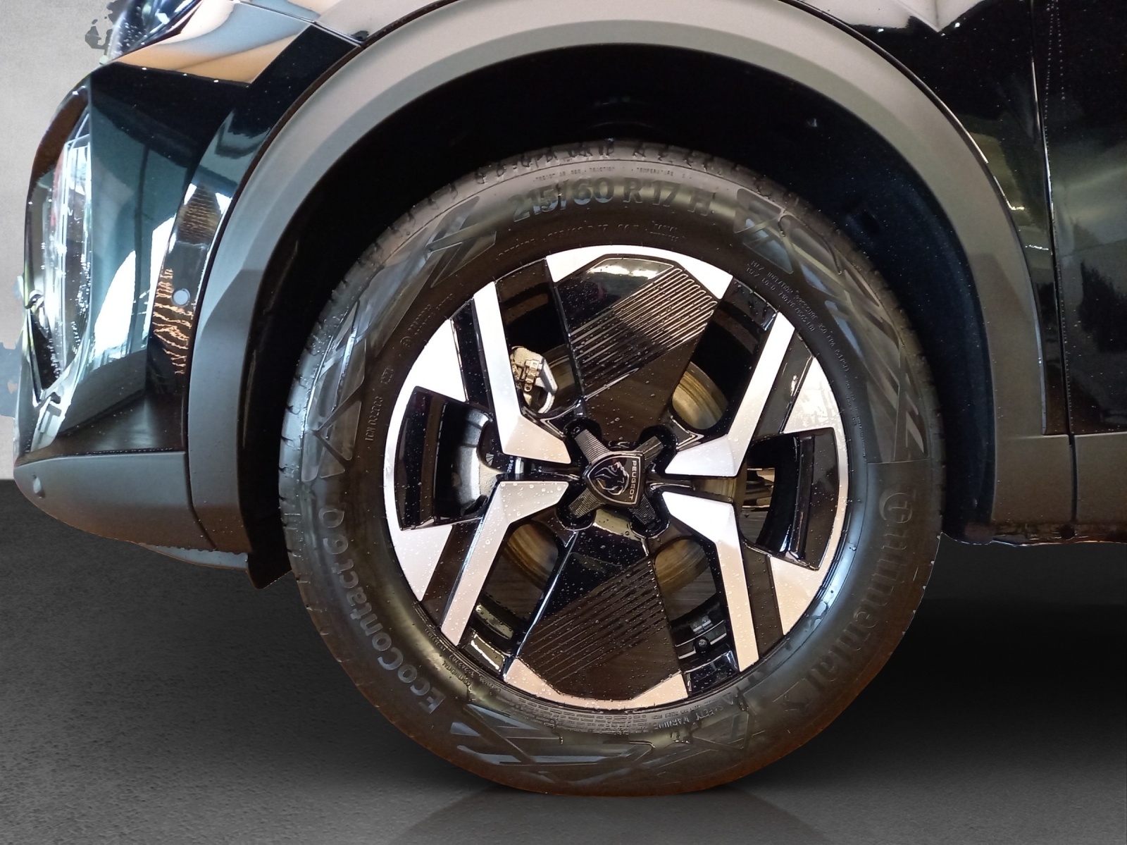 PEUGEOT 2008 1.2 Hybrid GT-image-15