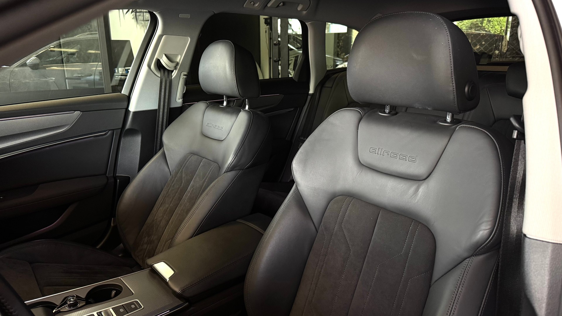AUDI A6 allroad 50 TDI quattro tiptronic-image-13