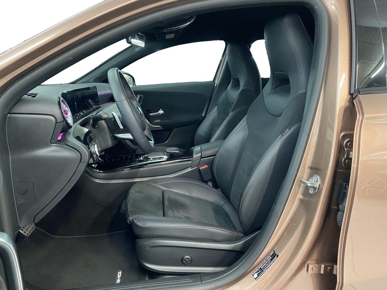 MERCEDES-BENZ A 180 Night Star AMG Line-image-6