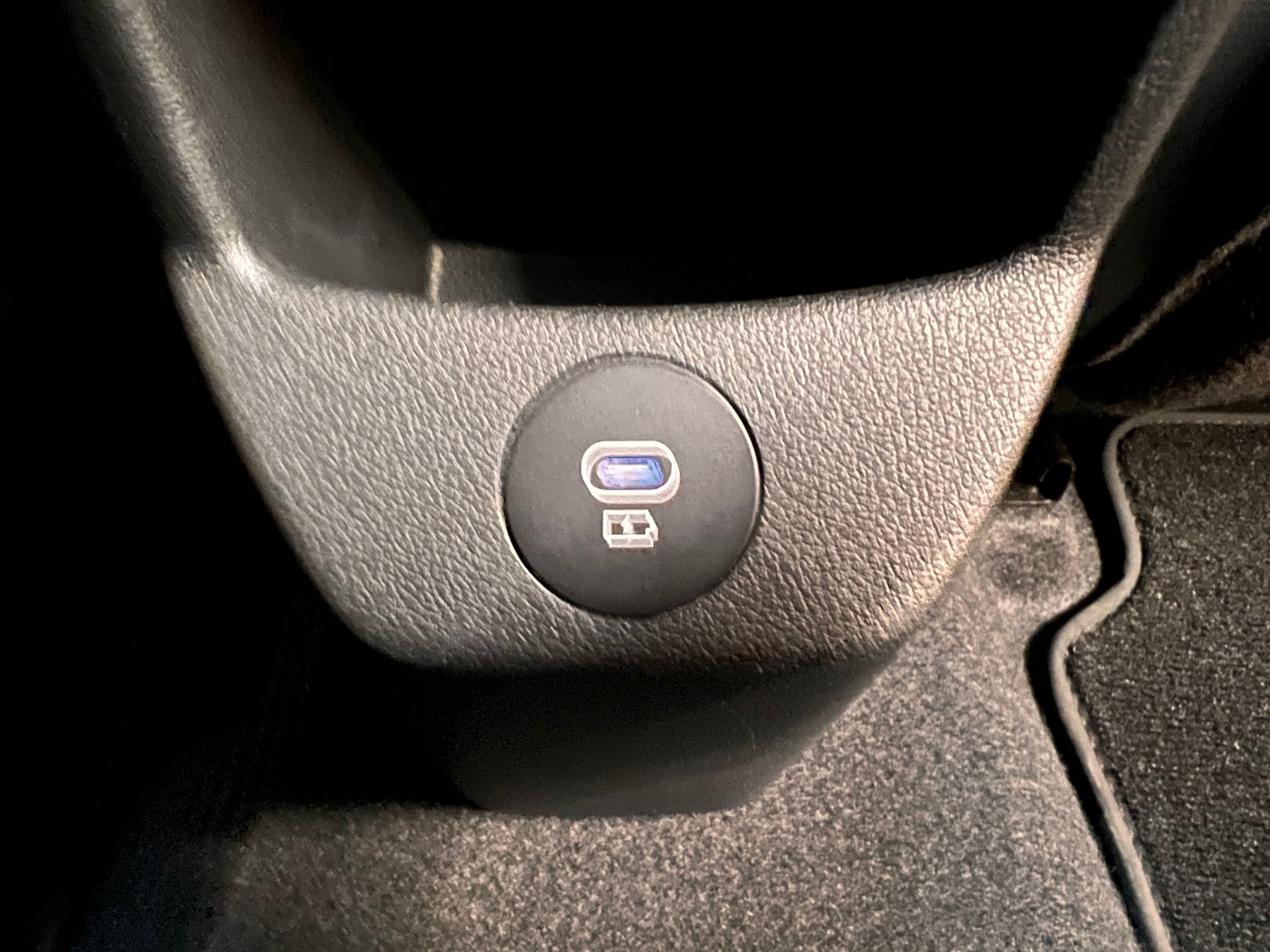 HYUNDAI i20 1.0 T-GDi VERTEX 48V MH DCT. CH AUTO MIT 5 JAHRES GARANTIE + KM FREI !! AUTOMAT + SCHIEBEDACH + NAVI + 4 X SITZHEIZUNG !!-image-28
