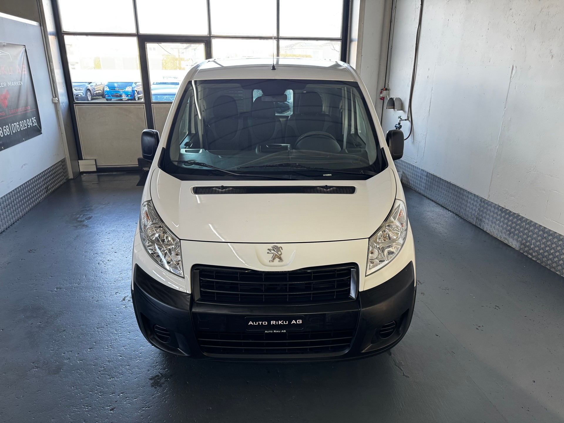 PEUGEOT Expert 2.0 HDi 229 L2H1-image-2