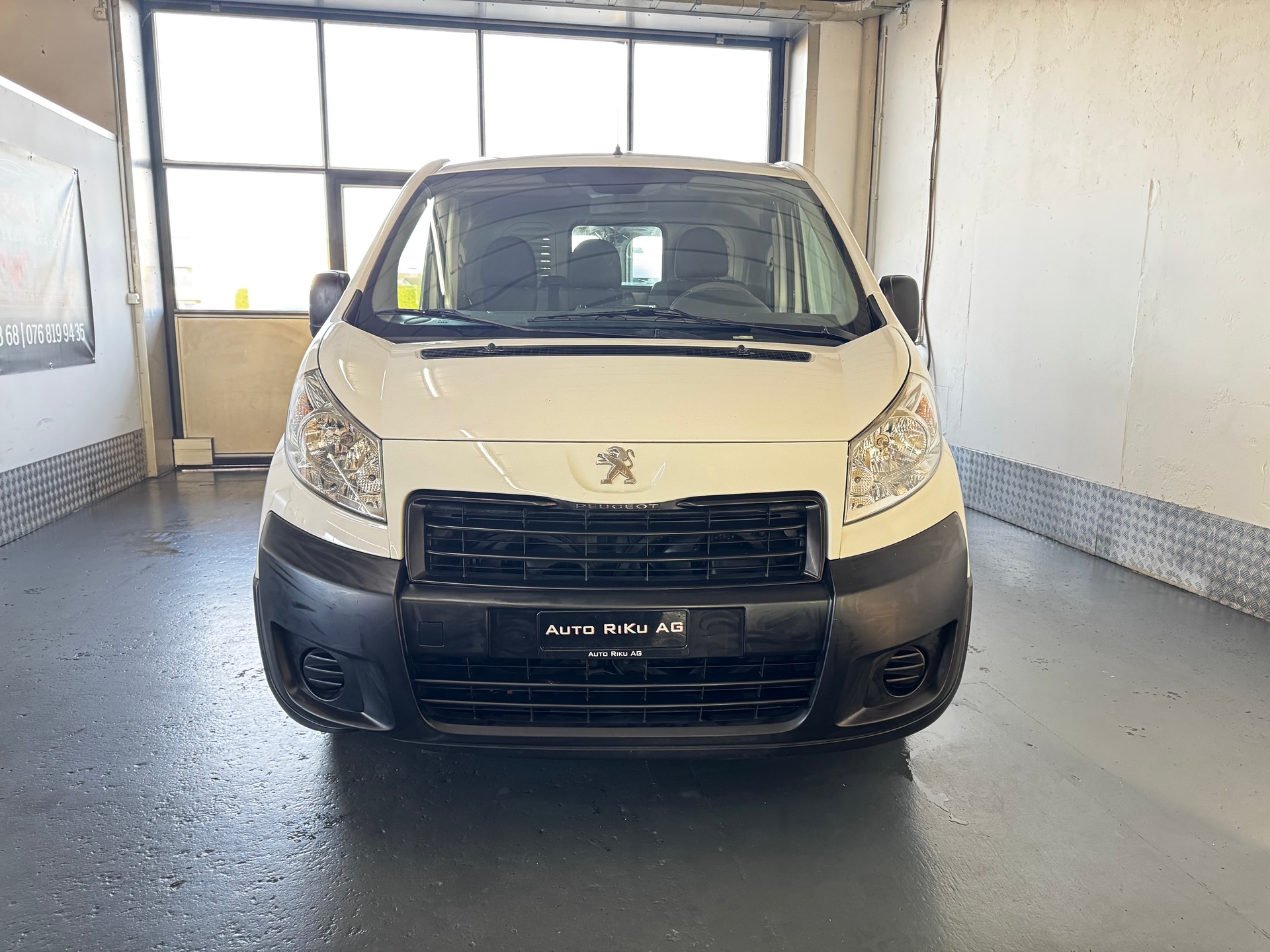 PEUGEOT Expert 2.0 HDi 229 L2H1-image-3