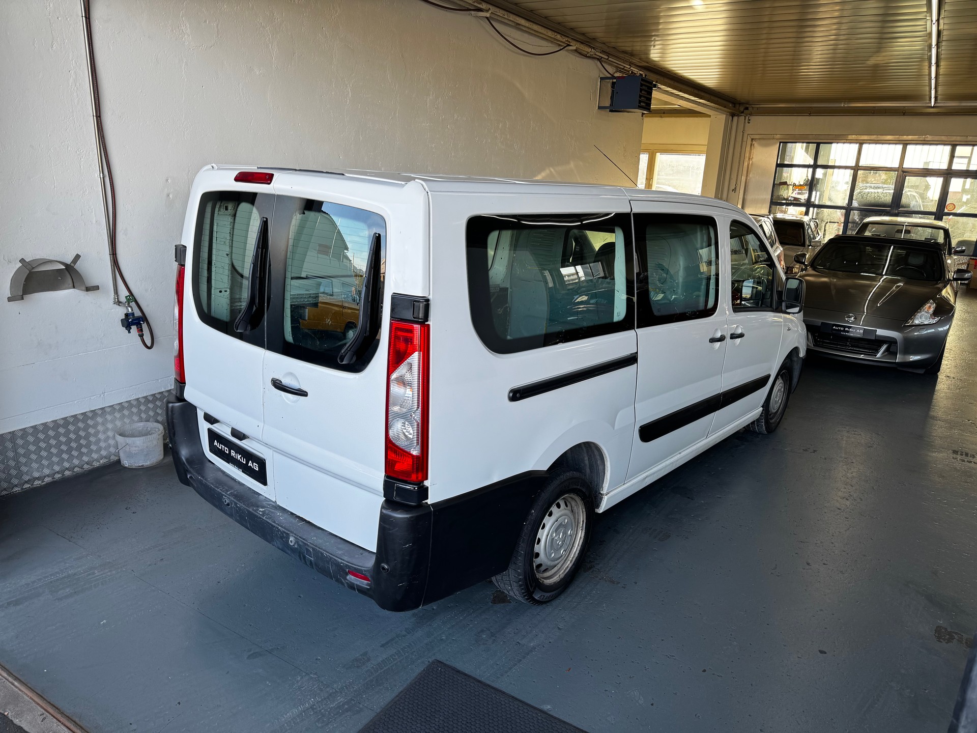 PEUGEOT Expert 2.0 HDi 229 L2H1-image-9