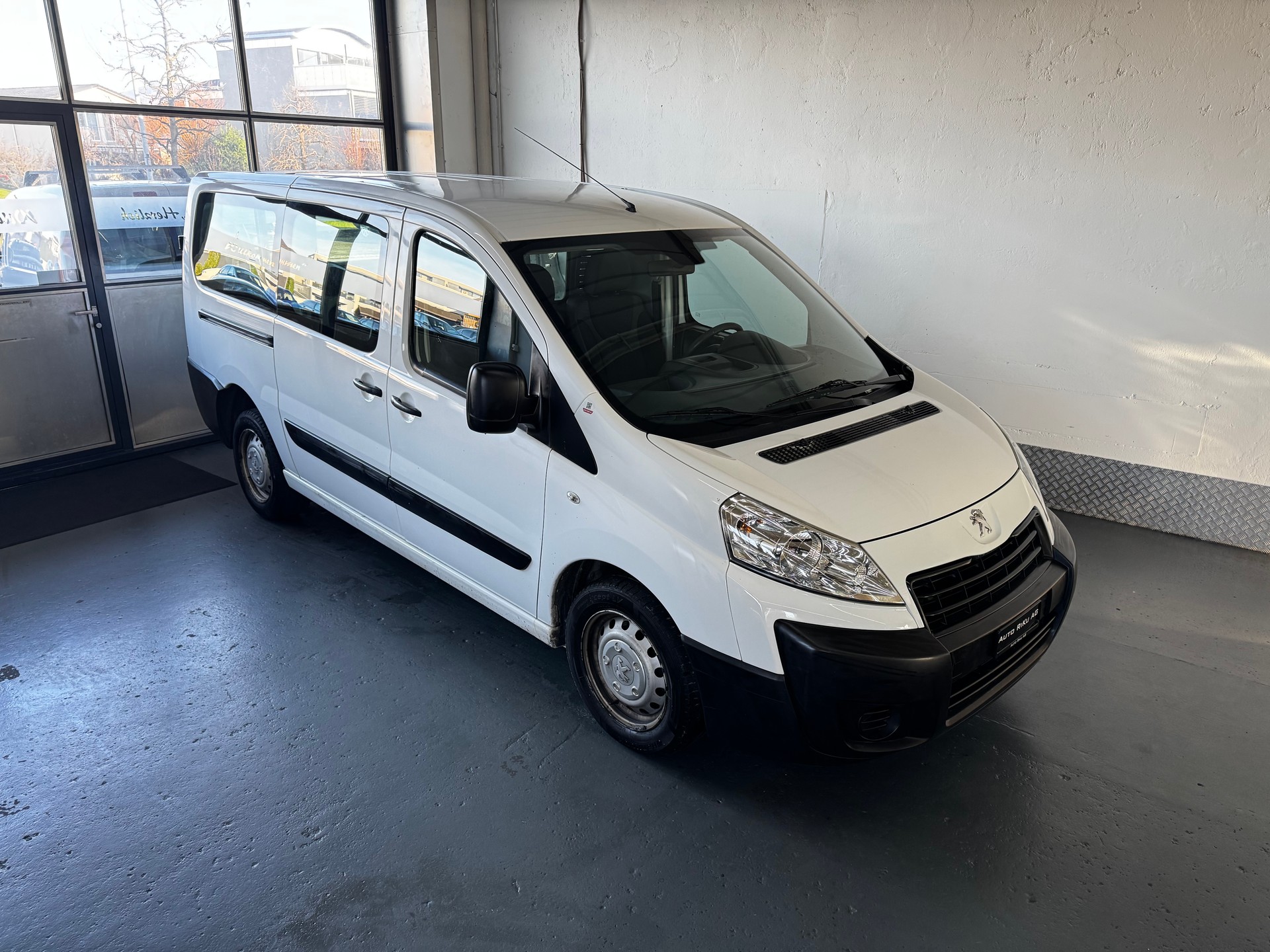 PEUGEOT Expert 2.0 HDi 229 L2H1-image-0
