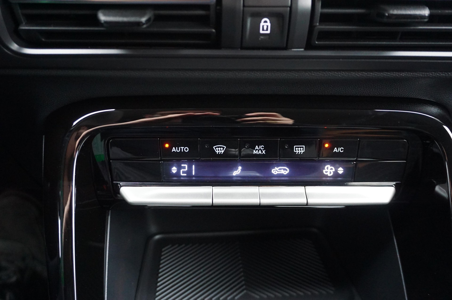 CITROEN C3 Aircross 1.2 Turbo Plus-image-15