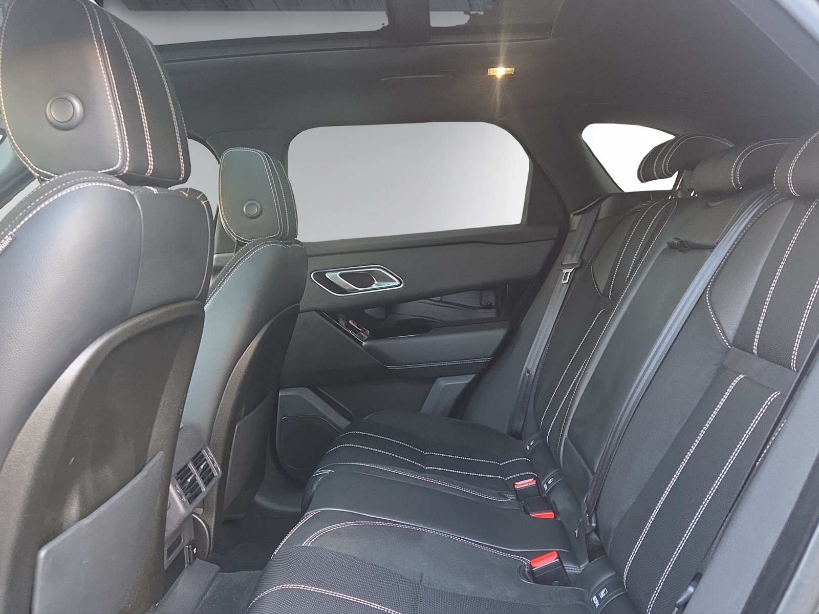 LAND ROVER Range Rover Velar R-Dynamic D 300 HSE Automatic-image-16