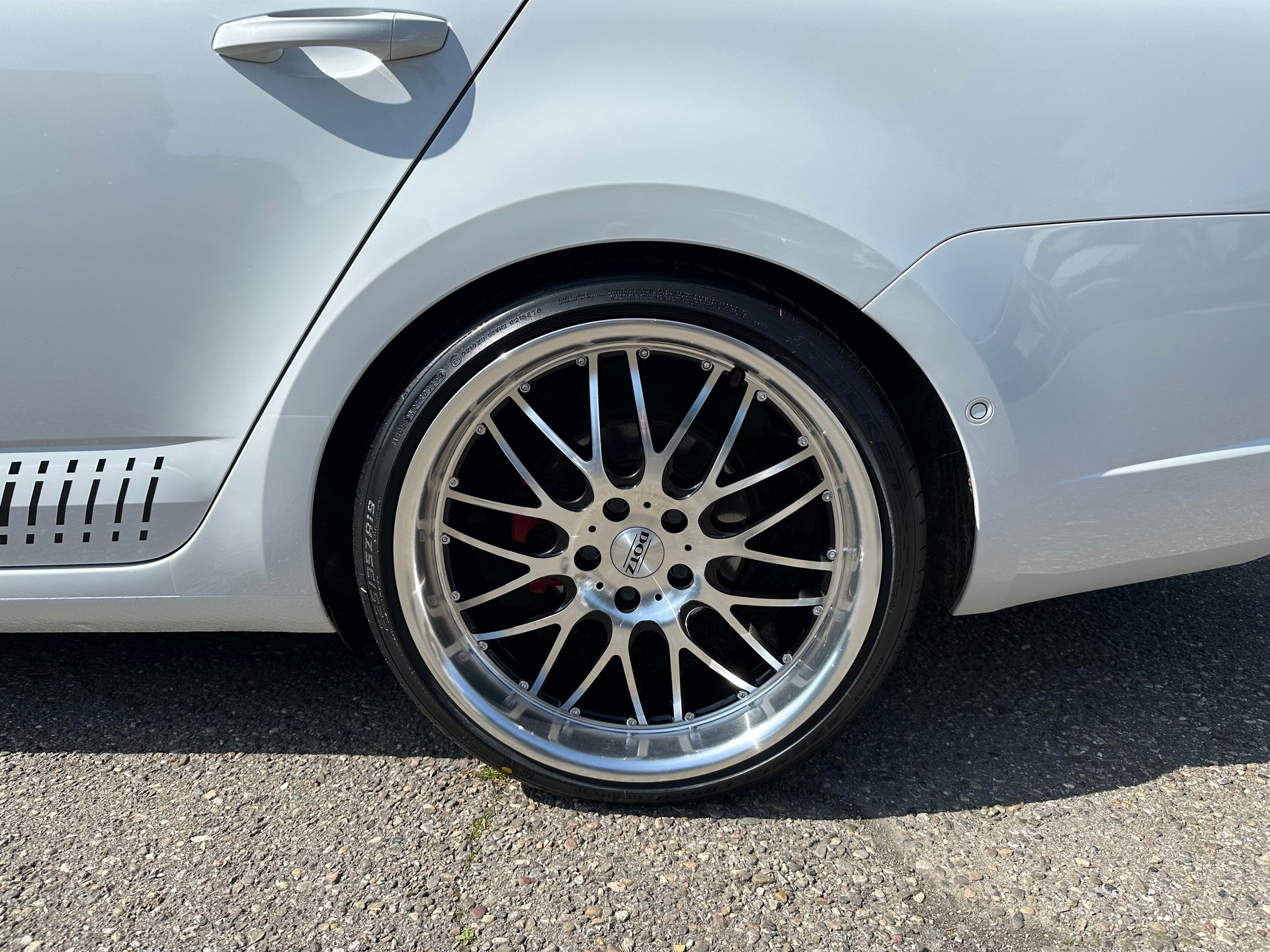 SKODA Octavia Combi 2.0 TSI RS 230 DSG-image-5