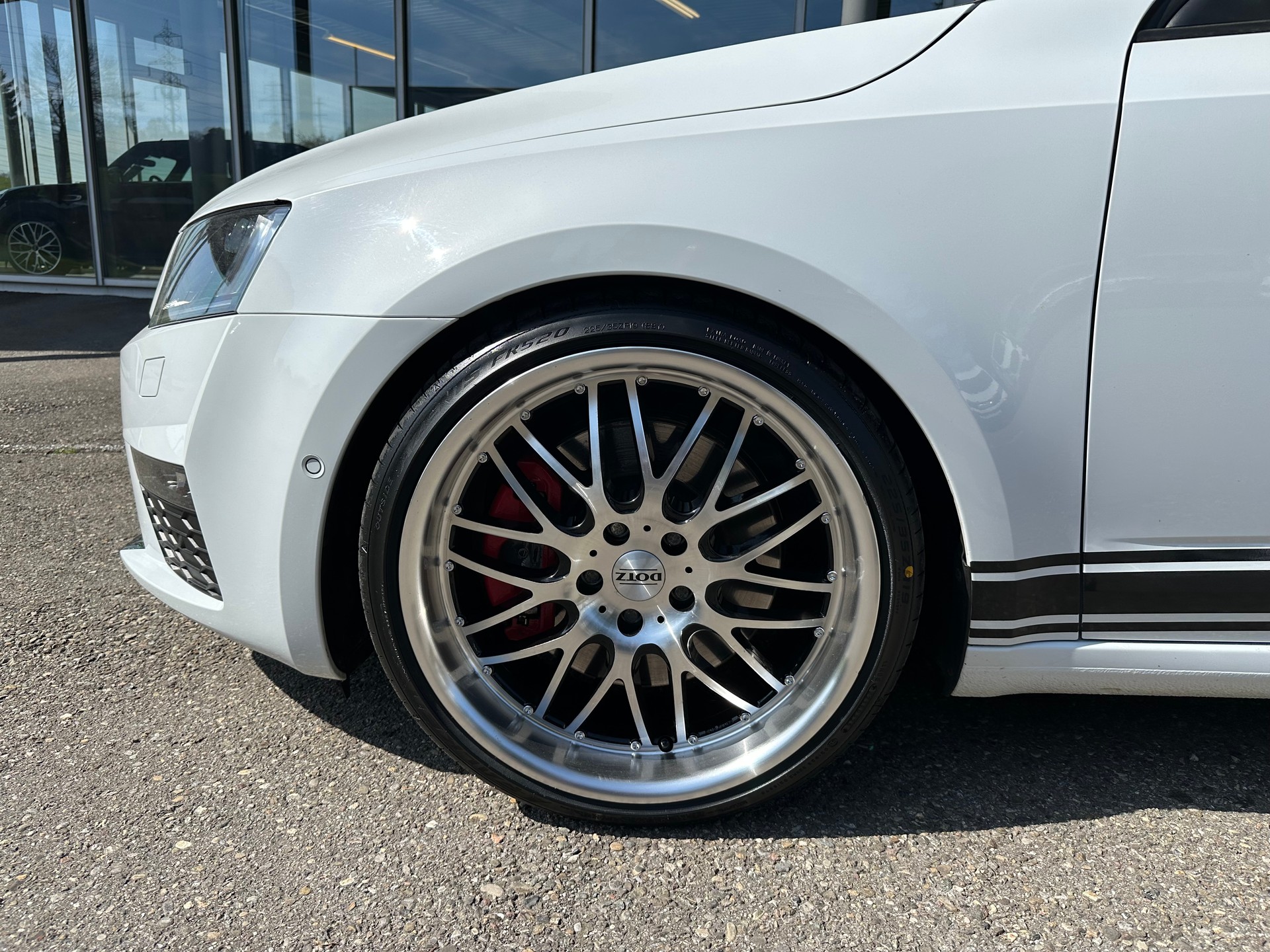 SKODA Octavia Combi 2.0 TSI RS 230 DSG-image-7
