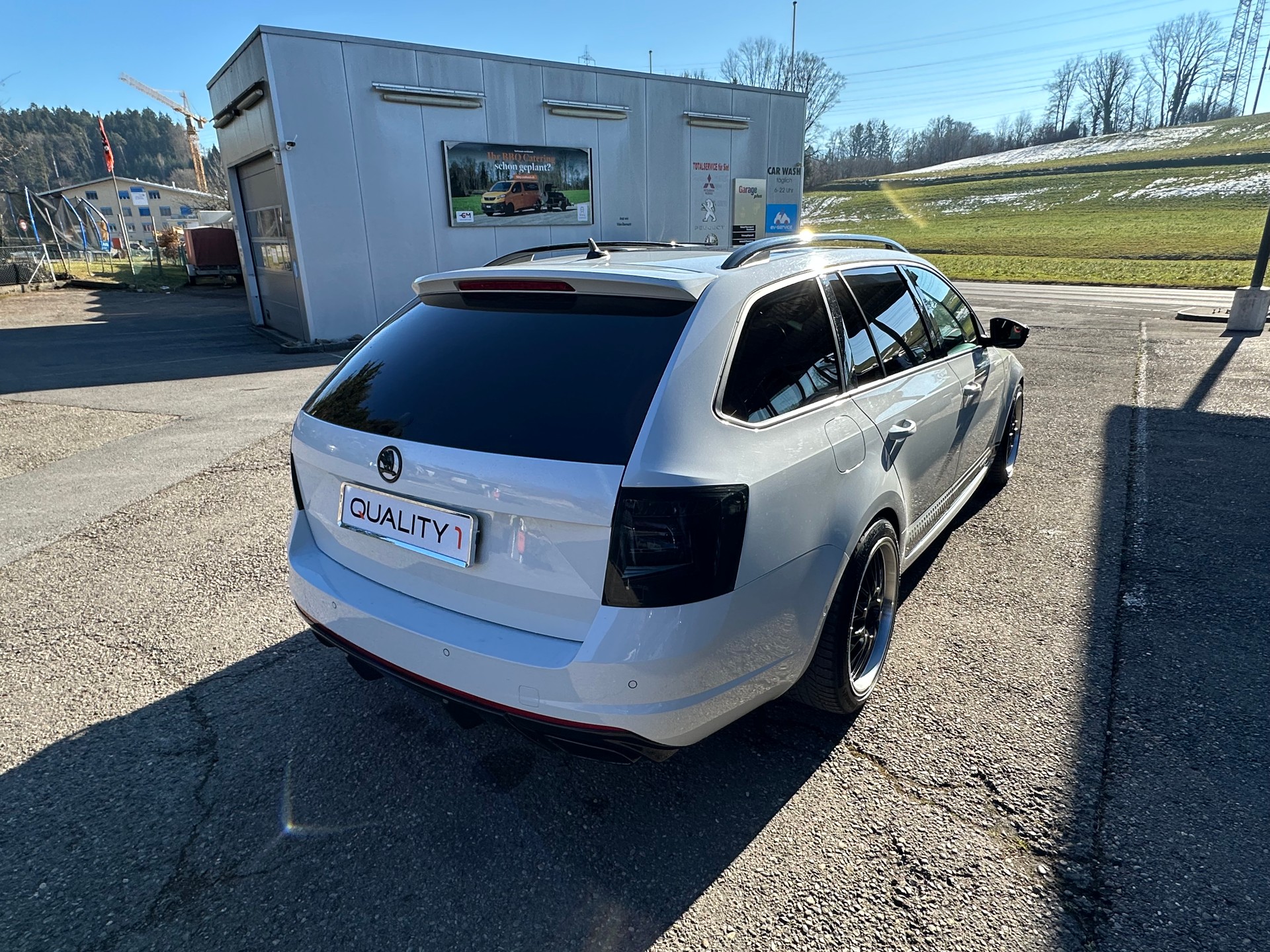 SKODA Octavia Combi 2.0 TSI RS 230 DSG-image-19
