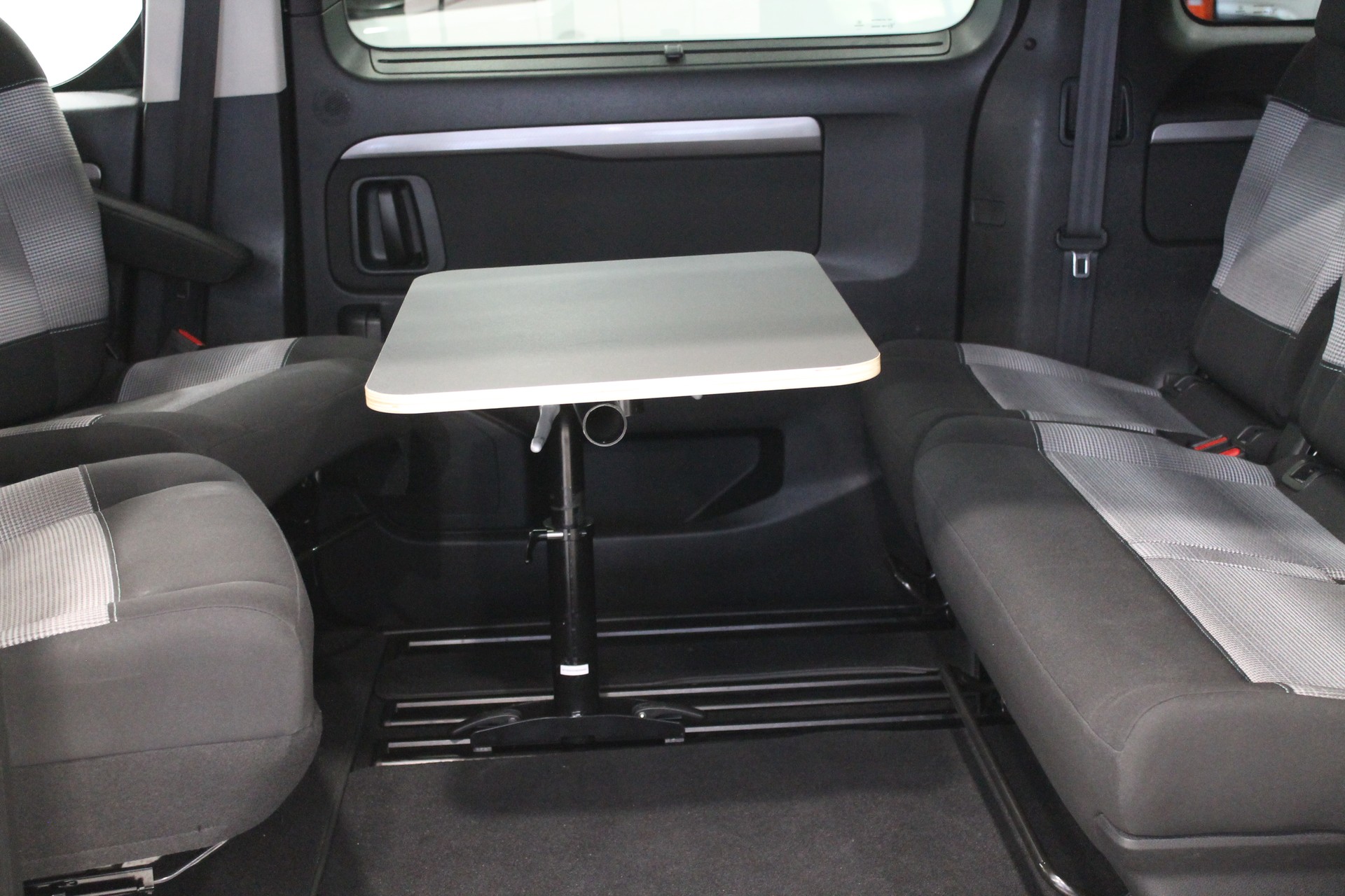 CITROEN Spacetourer Camper 2.0 BlueHDi Club XL EAT8-image-26