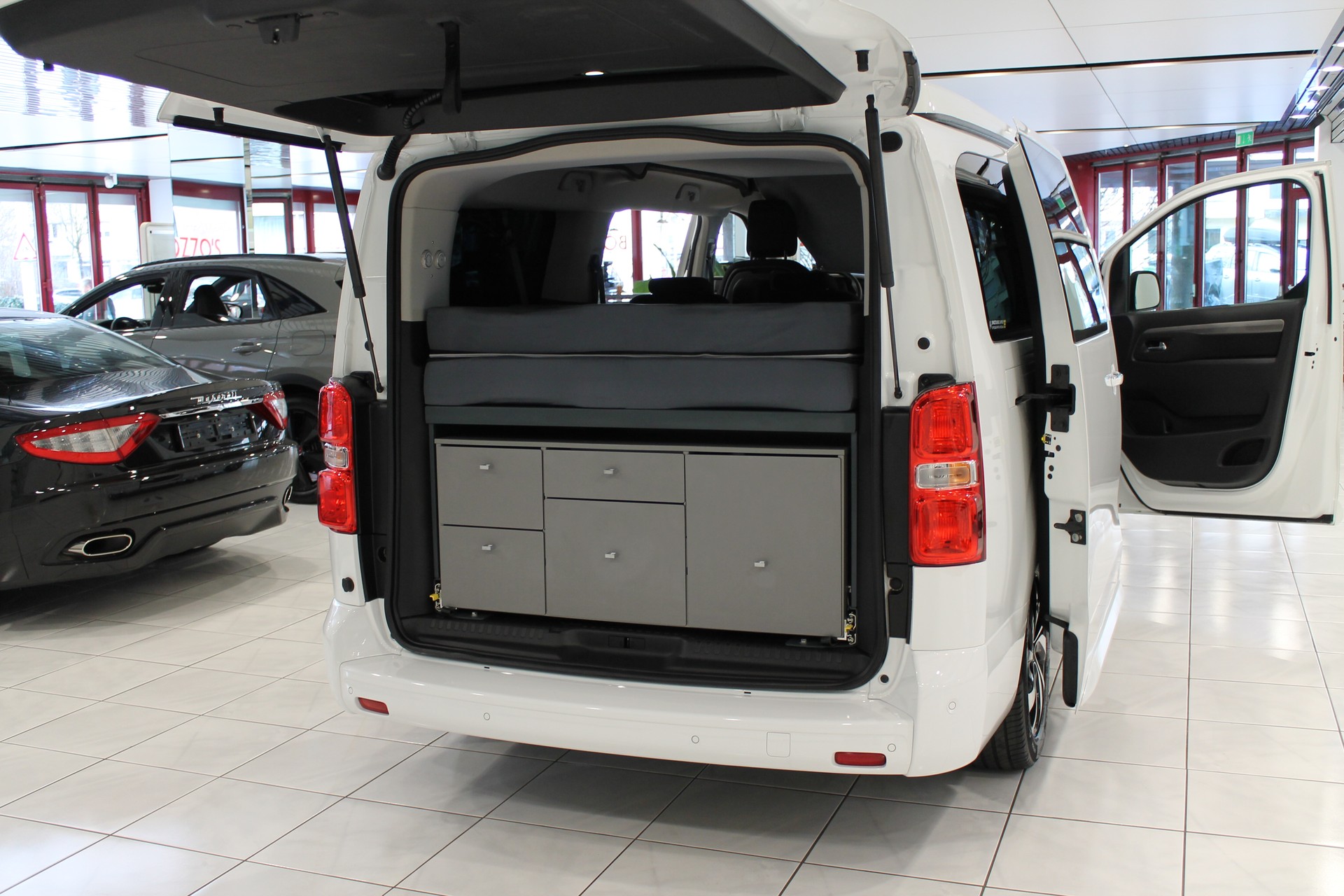 CITROEN Spacetourer Camper 2.0 BlueHDi Club XL EAT8-image-8