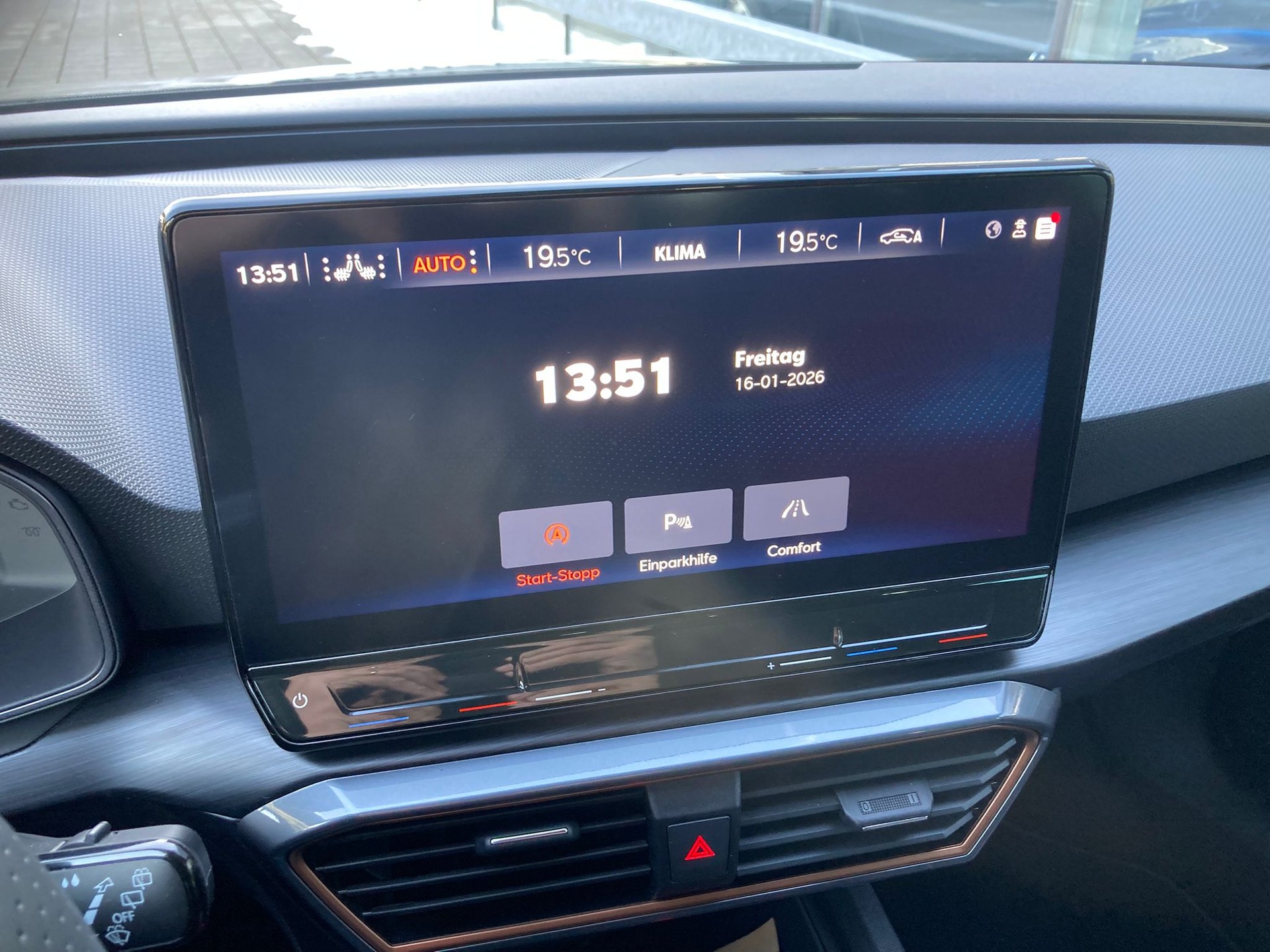 CUPRA LEON 1.5 TSI DSG-image-12