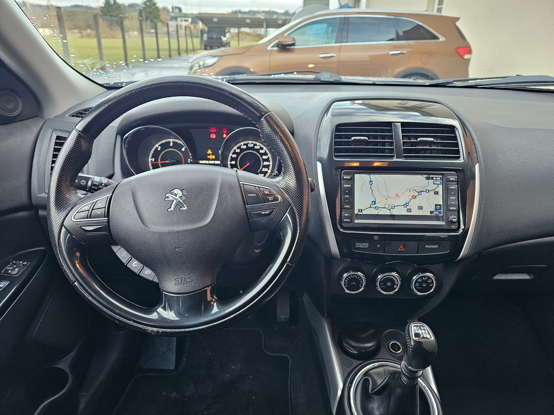 PEUGEOT 4008 1.6 HDi Allure 4WD-image-13