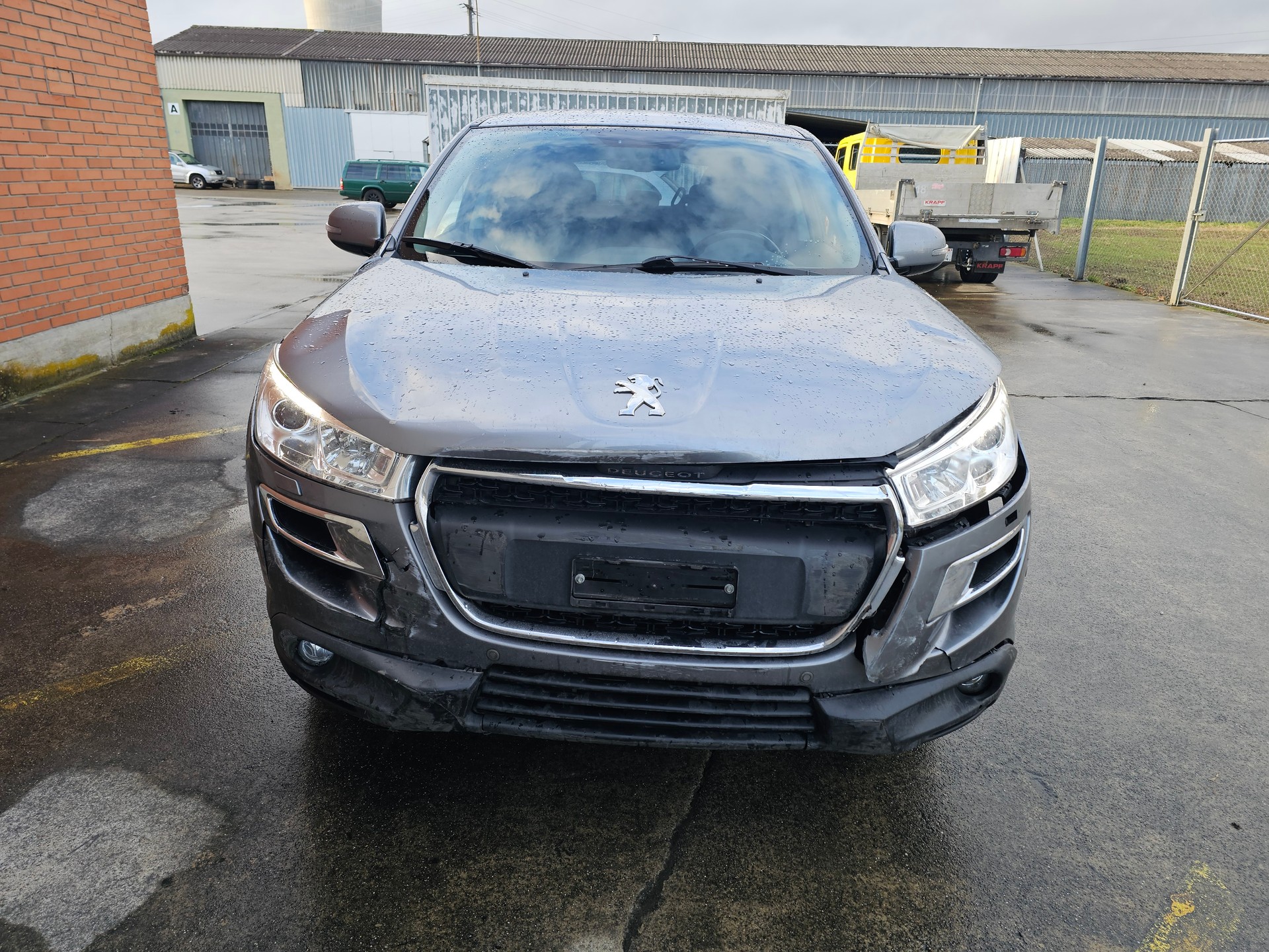 PEUGEOT 4008 1.6 HDi Allure 4WD-image-6