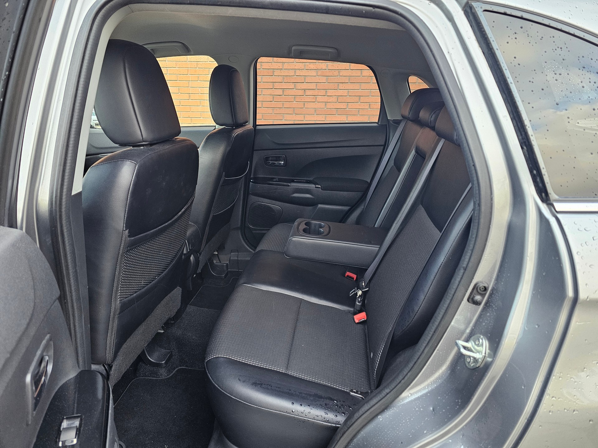 PEUGEOT 4008 1.6 HDi Allure 4WD-image-10